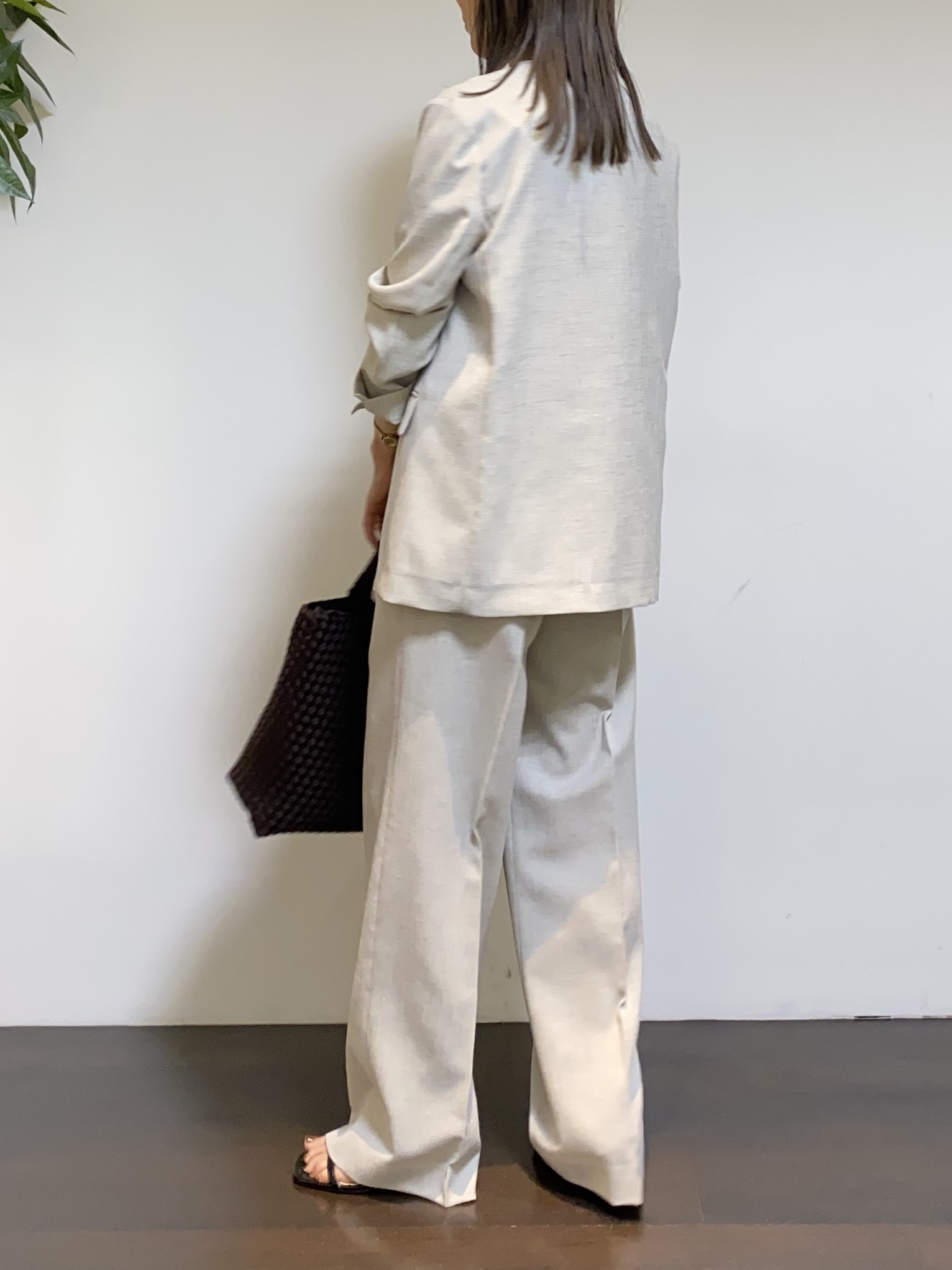 tomoさんの「UNTITLED｜【さらりと快適/セットアップ可/UV/接触冷感】スラブカラーレスジャケット」を使ったコーディネート