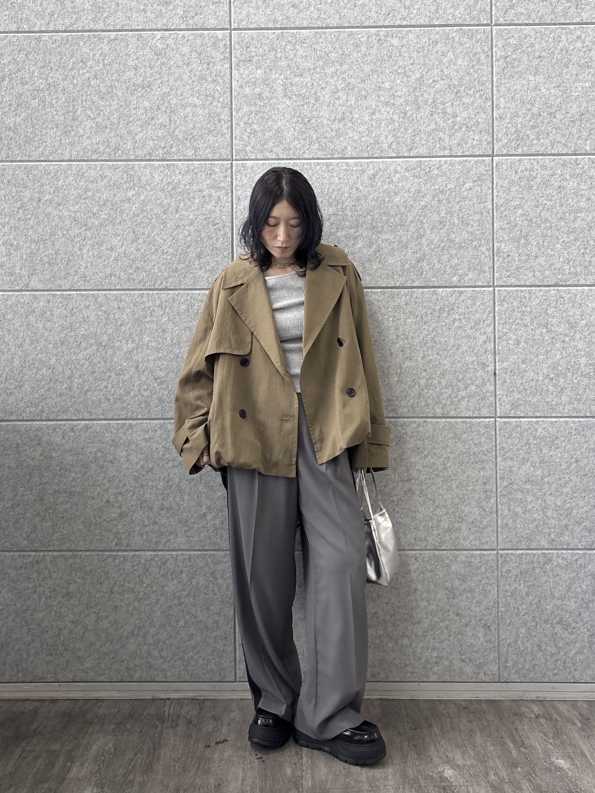 kotakiさんの「INDIVI｜Comfy SET UP｜イージーサイドラインワイドパンツ【セットアップ対応／通勤／カセット服／接触」を使ったコーディネート