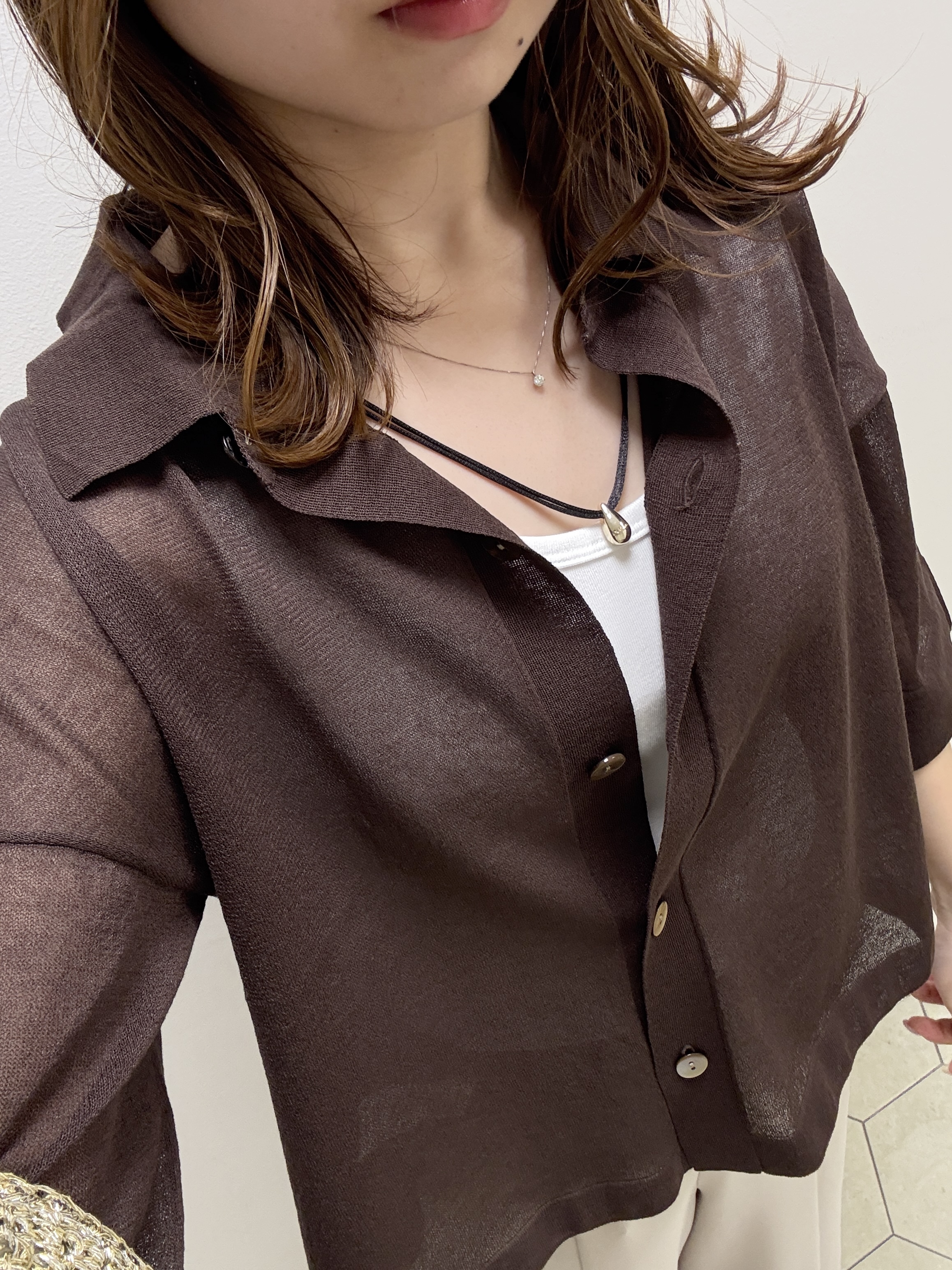 kahoさんの「INDIVI｜【洗える／シアー】衿付きシャツライクニットカーディガン」を使ったコーディネート