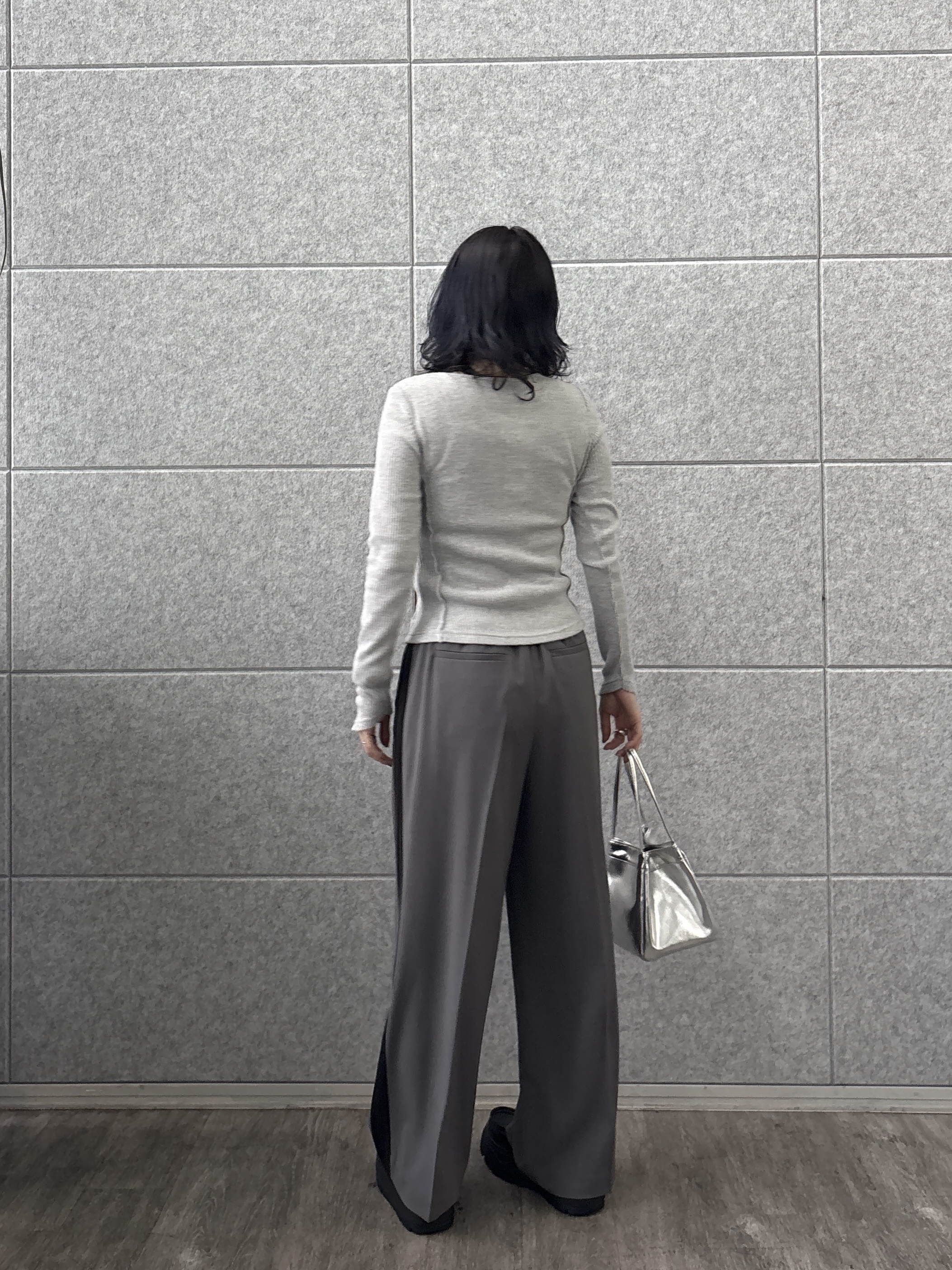 kotakiさんの「INDIVI｜Comfy SET UP｜イージーサイドラインワイドパンツ【セットアップ対応／通勤／カセット服／接触」を使ったコーディネート