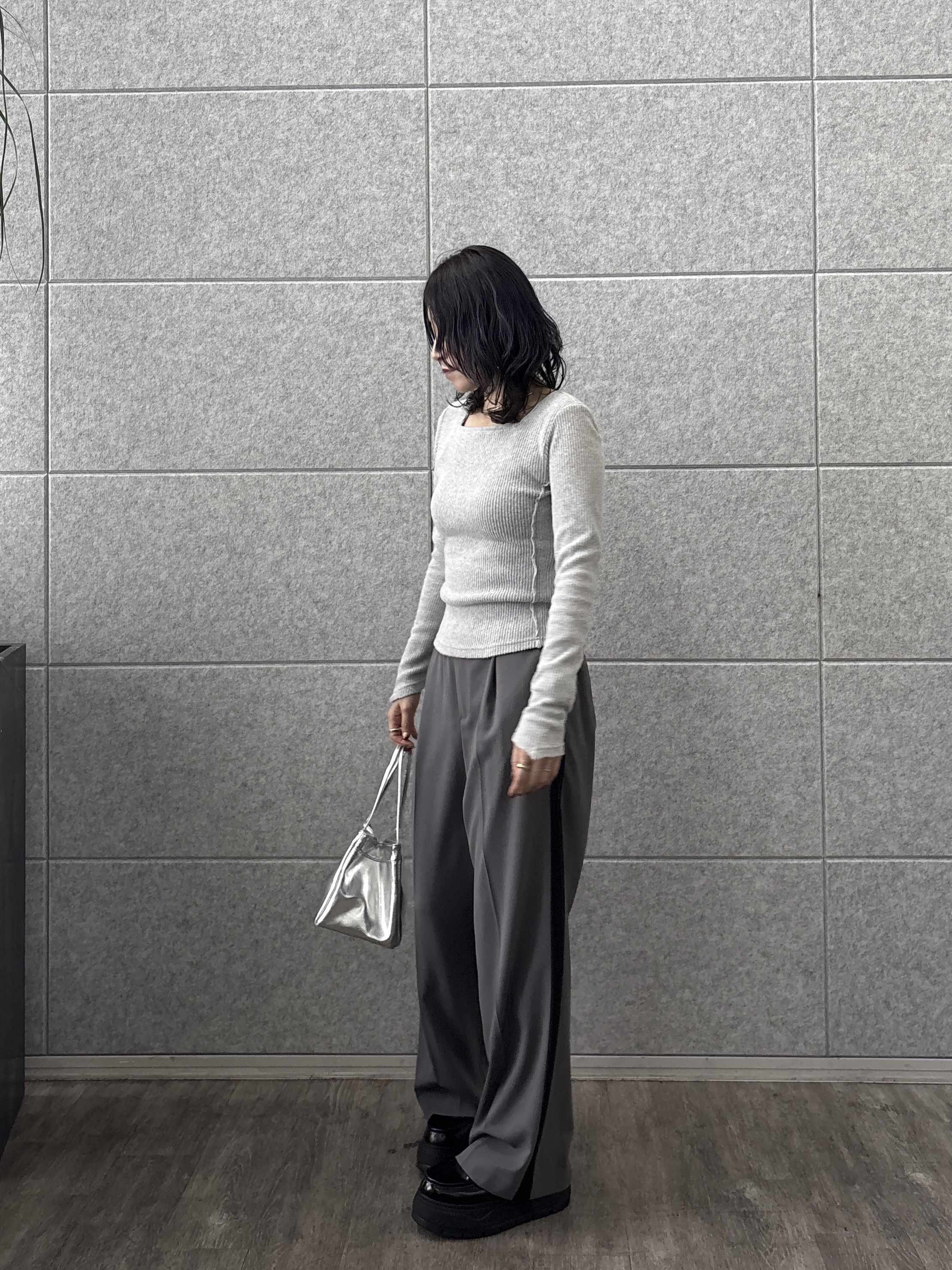 kotakiさんの「INDIVI｜Comfy SET UP｜イージーサイドラインワイドパンツ【セットアップ対応／通勤／カセット服／接触」を使ったコーディネート