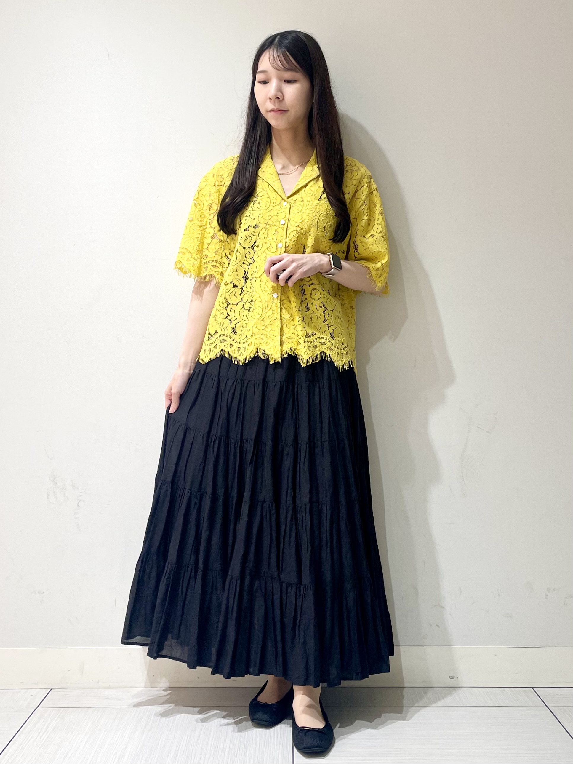 ことさんの「DRESSTERIOR｜【ウォッシャブル/羽織りにも便利】シアーコードレースブラウス」を使ったコーディネート