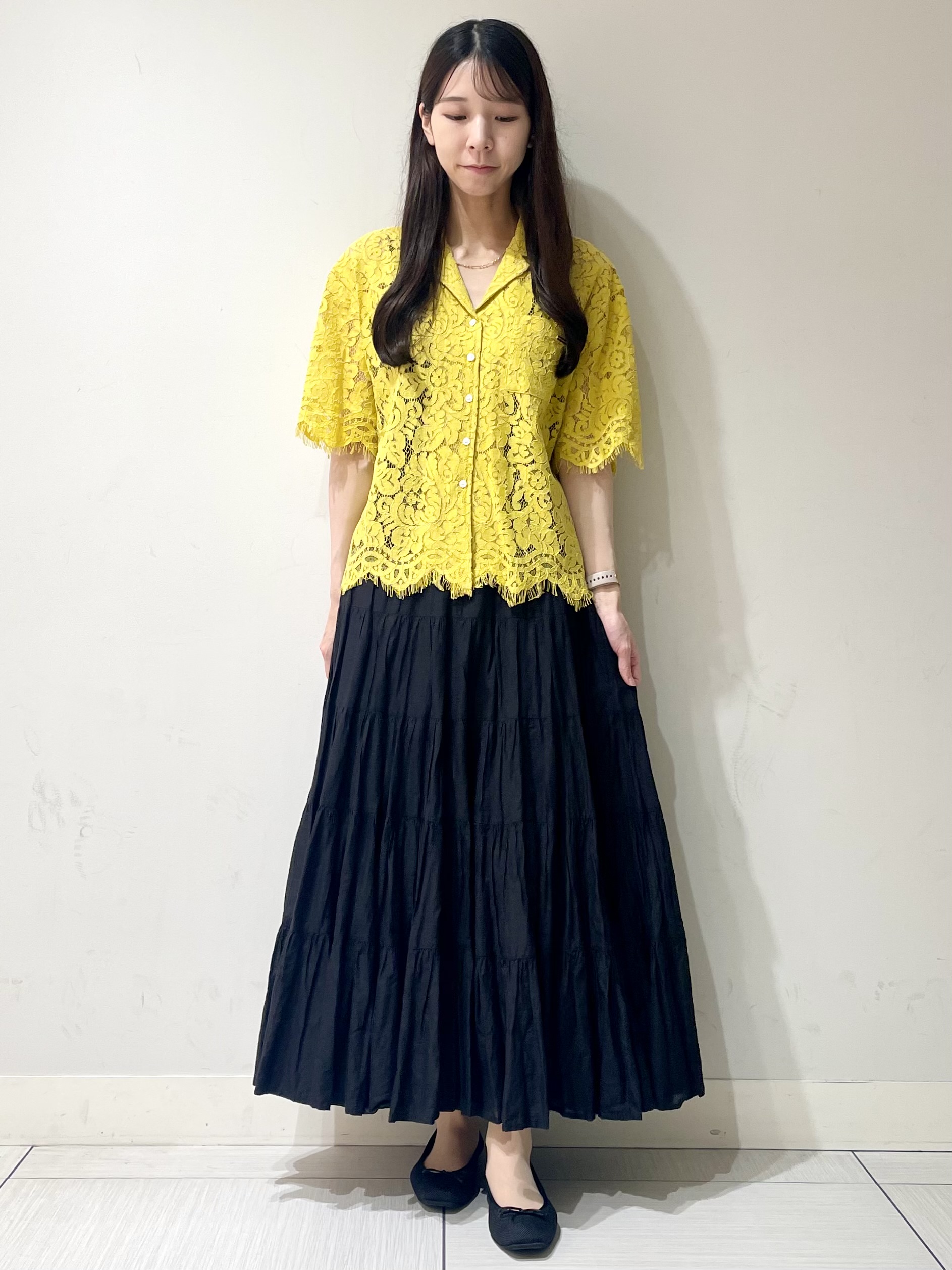 ことさんの「DRESSTERIOR｜【ウォッシャブル/羽織りにも便利】シアーコードレースブラウス」を使ったコーディネート