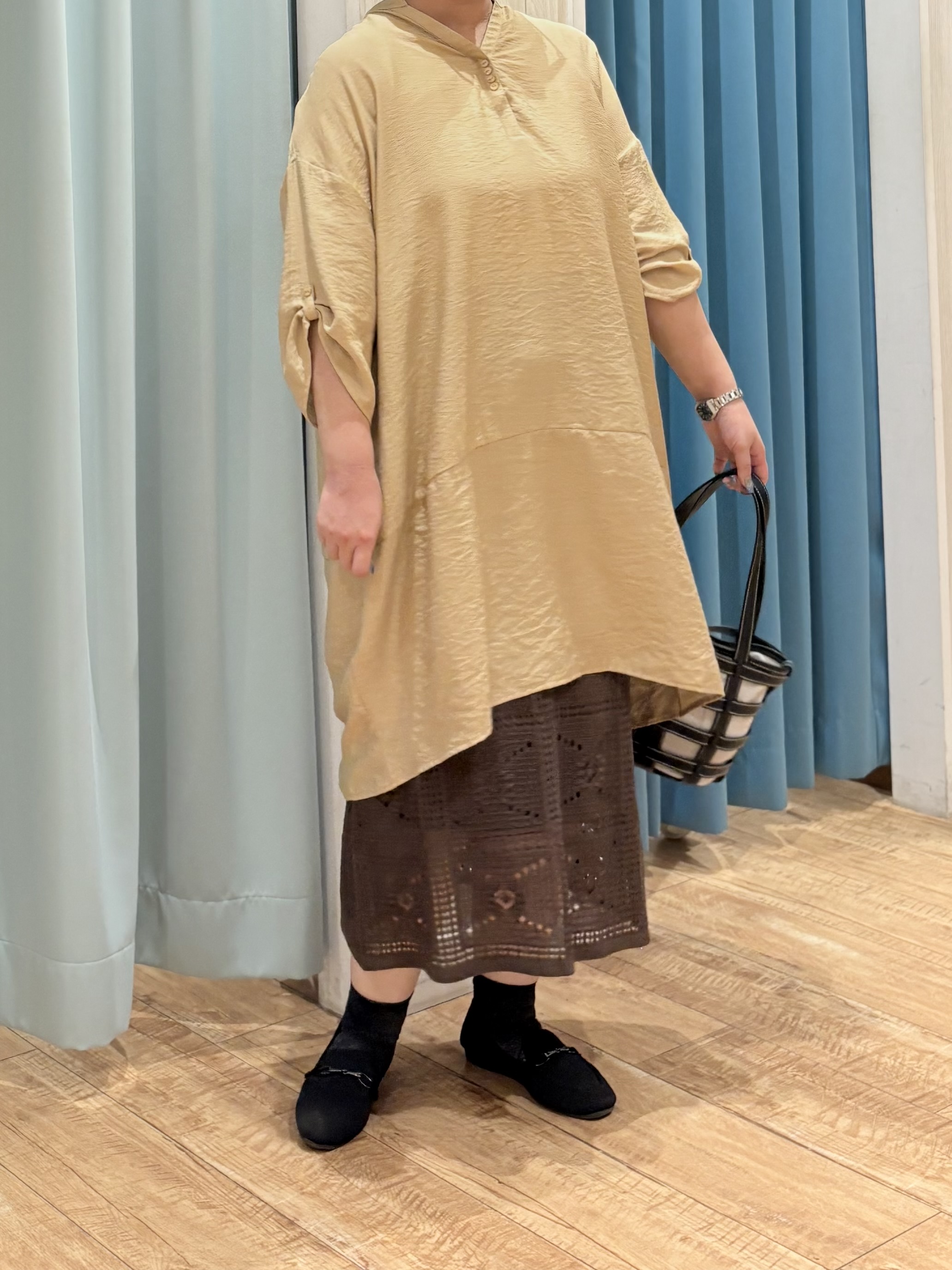 砂糖さんの「SHOO･LA･RUE｜【ひんやり/S-LL/洗濯機可】体型カバーにも ゆるっとリラックスチュニック」を使ったコーディネート