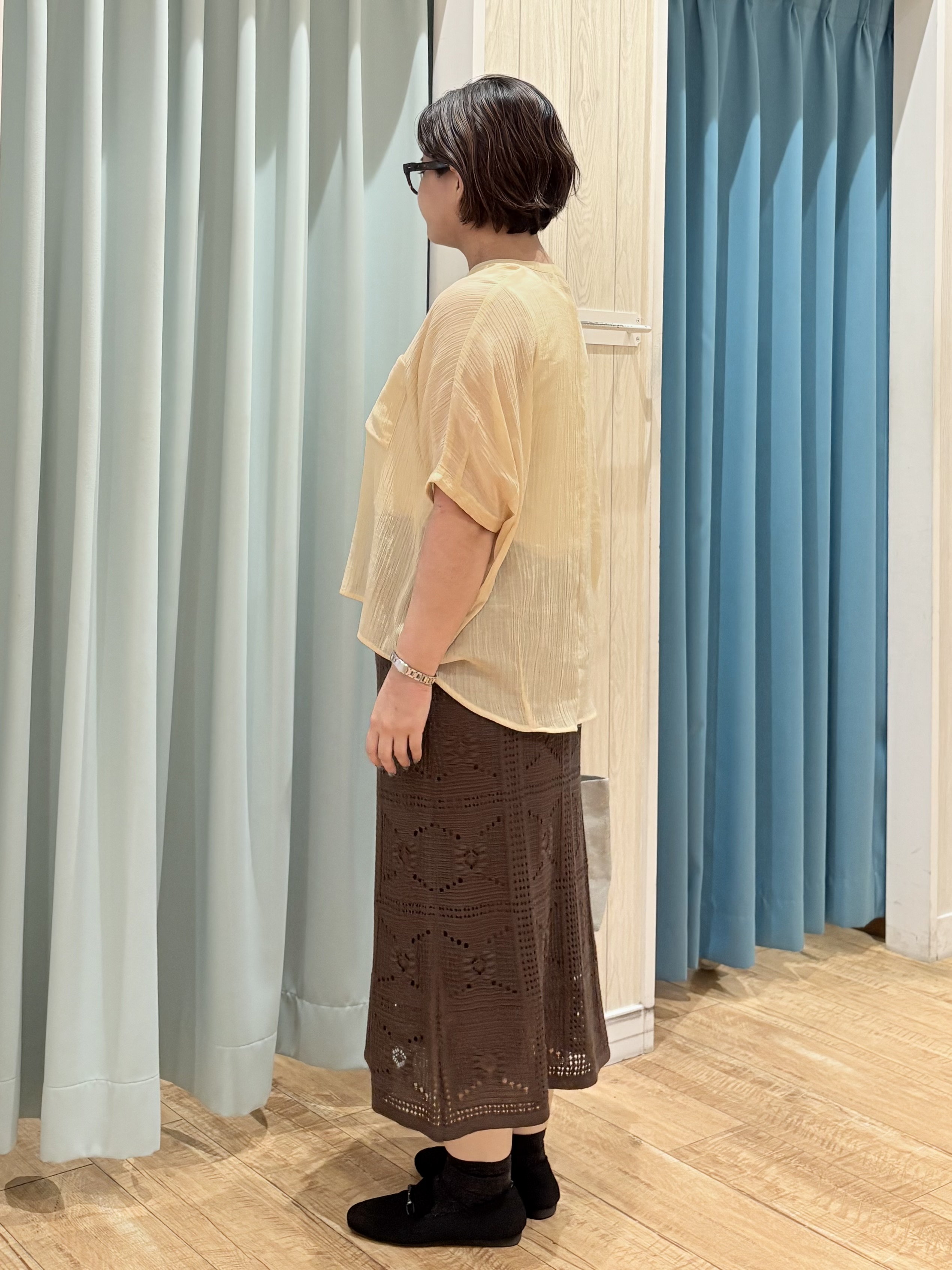 砂糖さんの「SHOO･LA･RUE｜【洗濯機可/選べる6色】ナチュラルな風合いが魅力 ゆったり楊柳シアードルマンブラウス」を使ったコーディネート