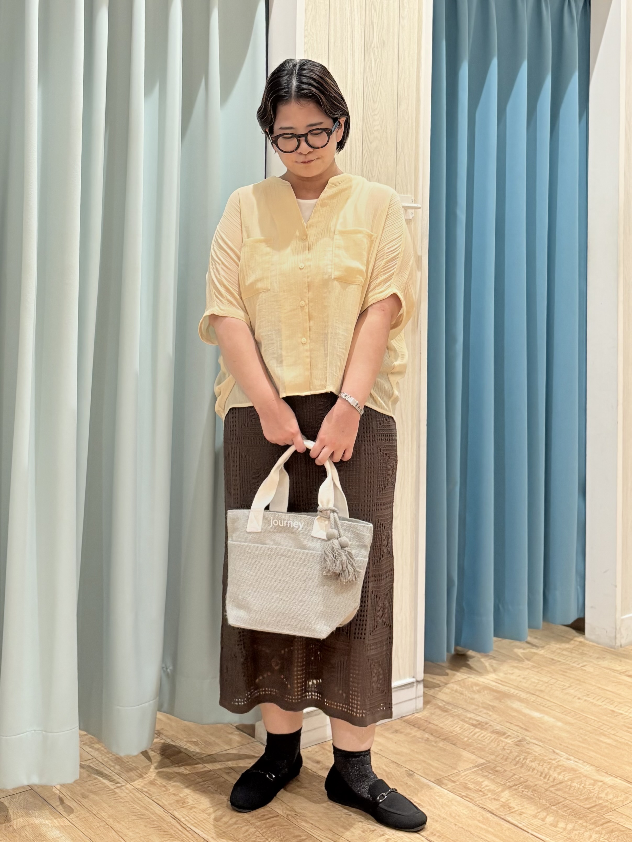 砂糖さんの「SHOO･LA･RUE｜【洗濯機可/選べる6色】ナチュラルな風合いが魅力 ゆったり楊柳シアードルマンブラウス」を使ったコーディネート