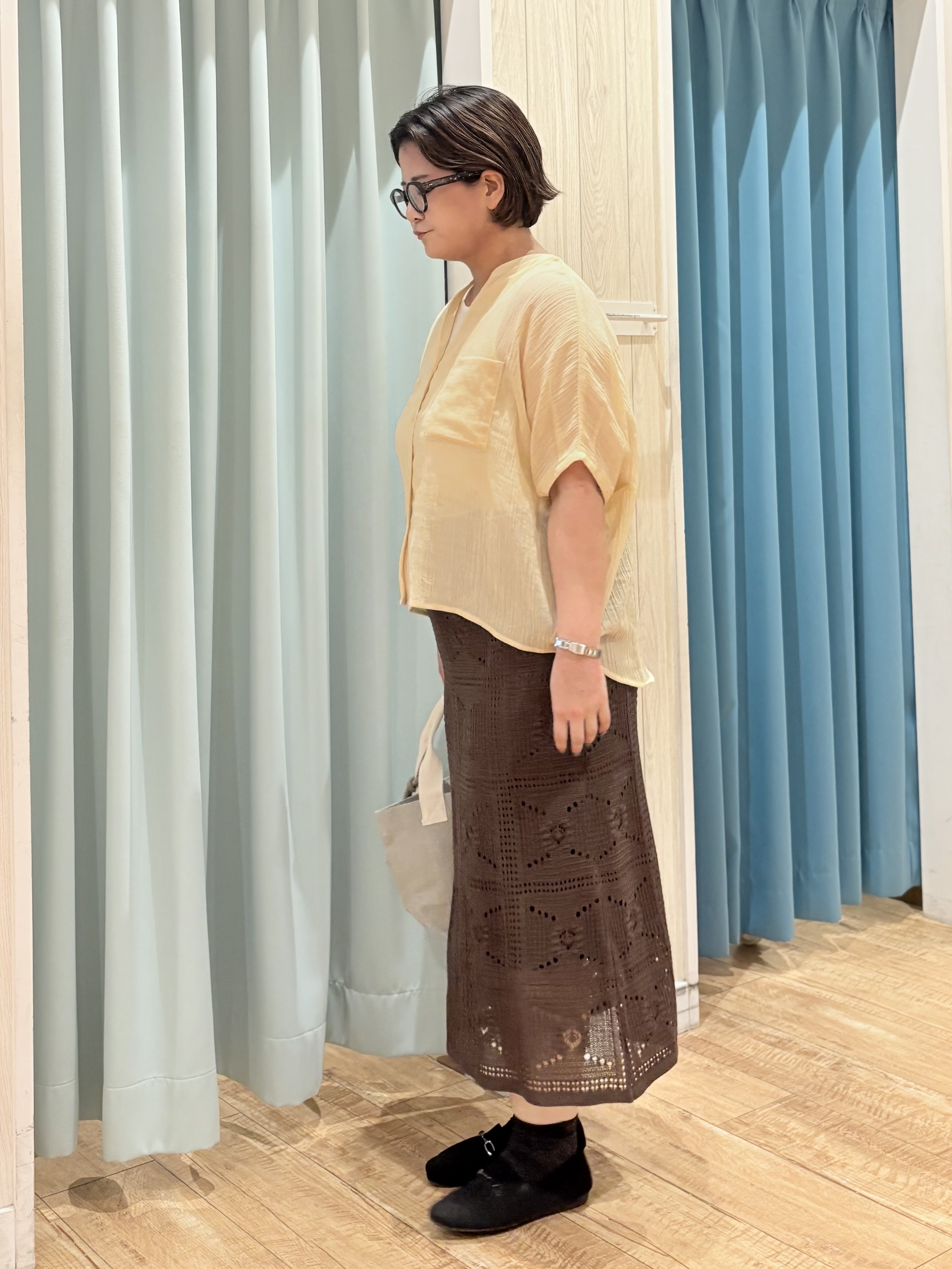 砂糖さんの「SHOO･LA･RUE｜【洗濯機可/選べる6色】ナチュラルな風合いが魅力 ゆったり楊柳シアードルマンブラウス」を使ったコーディネート