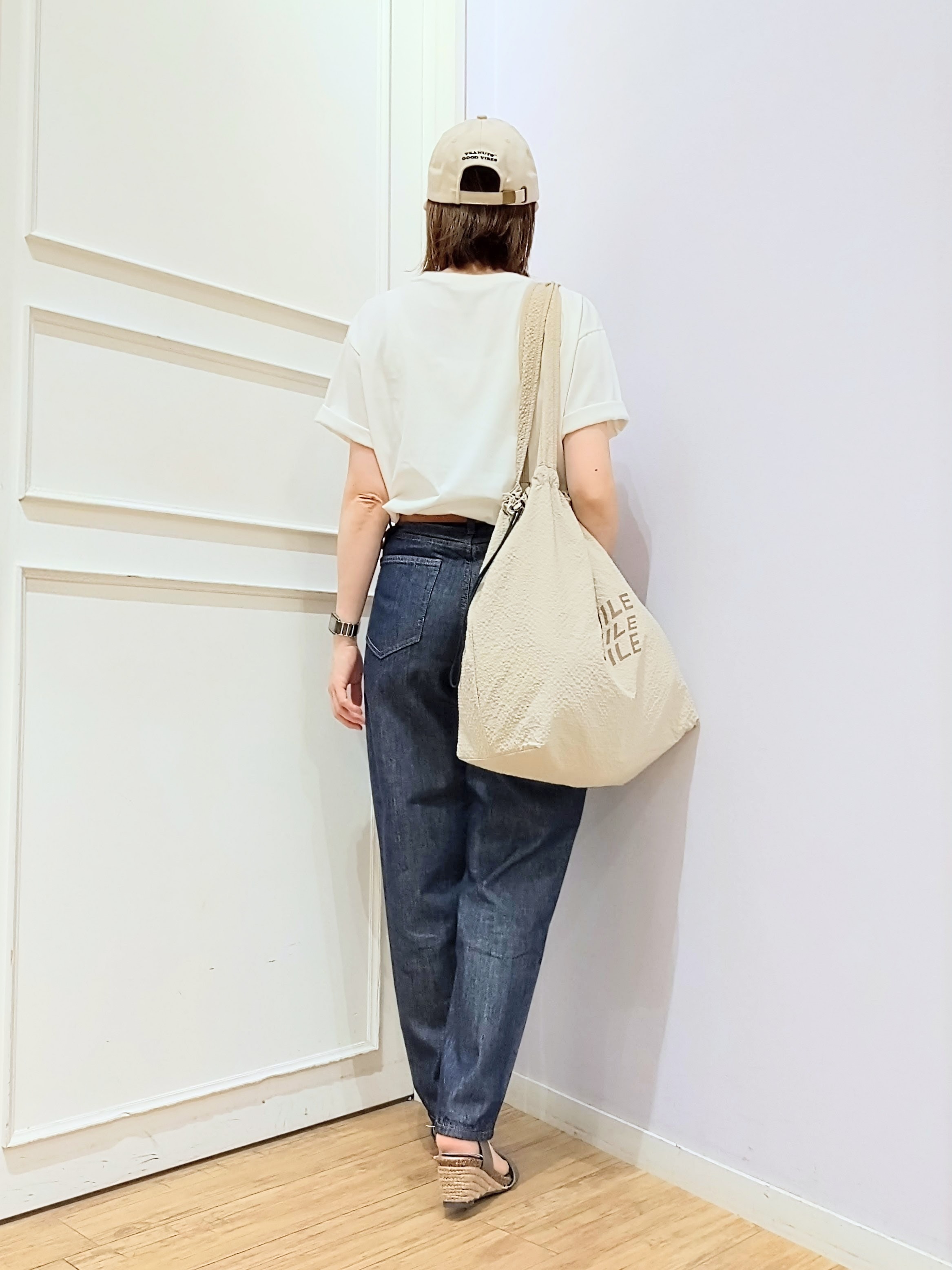 miomioさんの「SHOO･LA･RUE｜【ひんやり/S-LL】選べる4柄　デイリー使いにぴったりな 大人の頼れるTシャツ」を使ったコーディネート