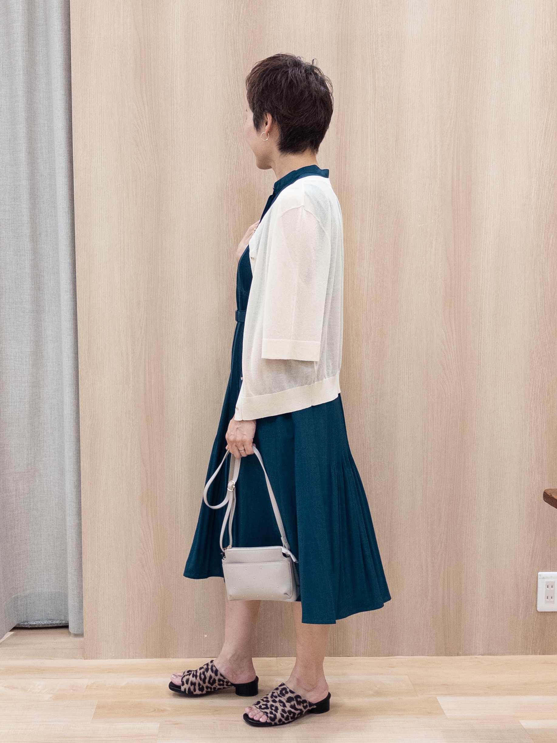 シュウコさんの「grove｜【低身長さんも選べる着丈・洗濯機◎】プリーツベルトワンピース」を使ったコーディネート