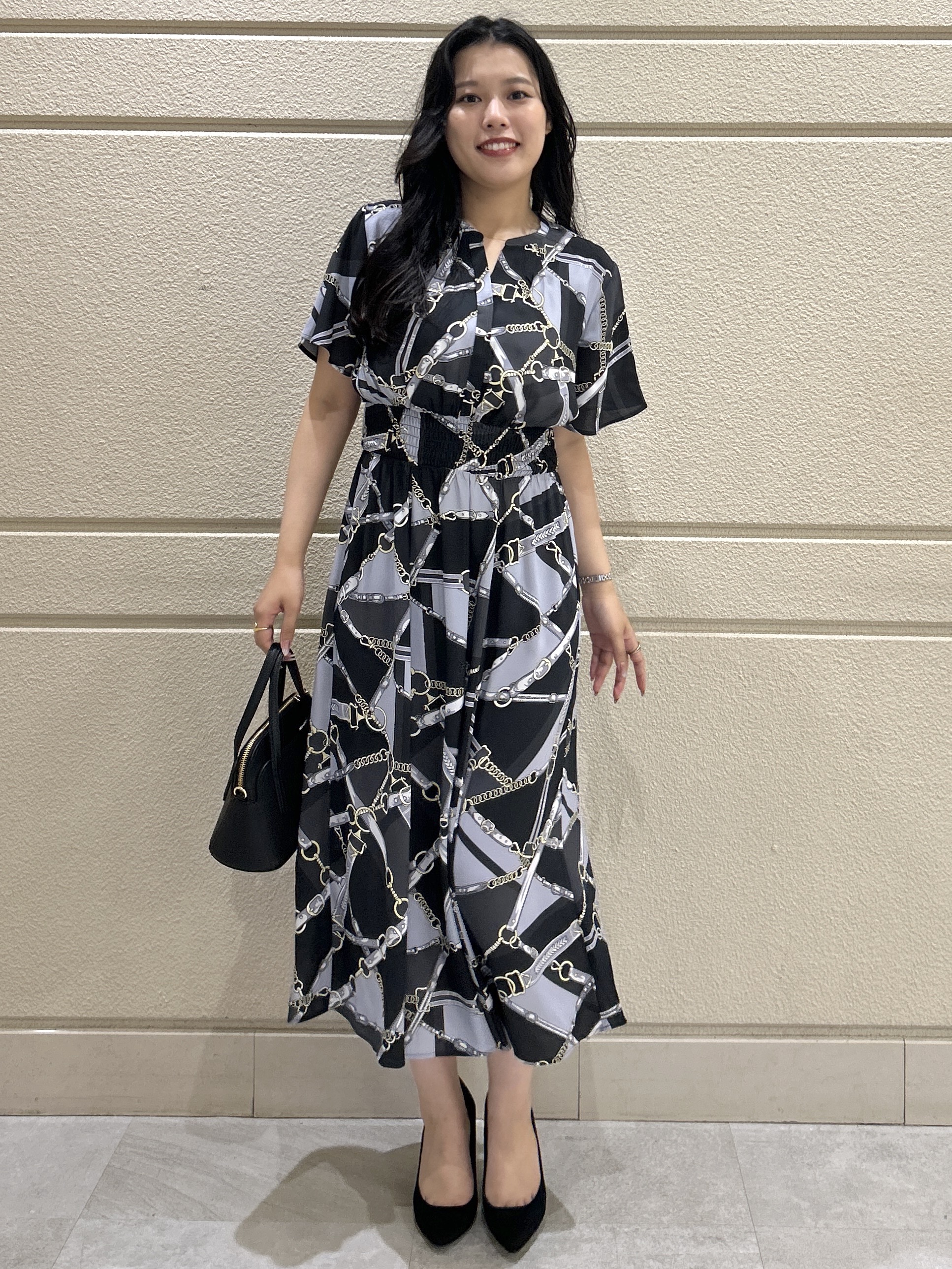 Momokaさんの「COUP DE CHANCE｜【手洗い可】スカーフ柄ワンピース」を使ったコーディネート