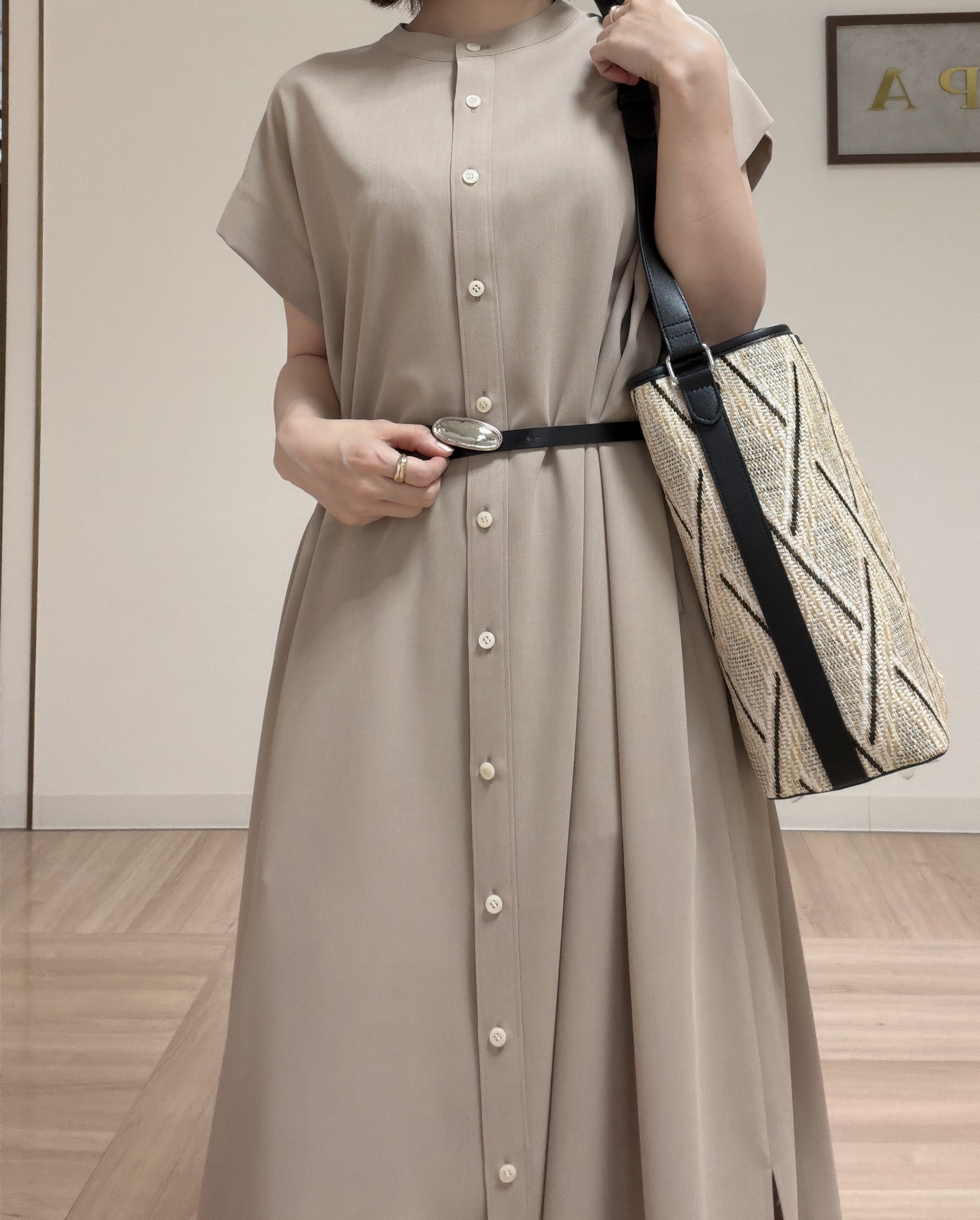 アースさんの「Reflect｜ドライタッチストレートワイドパンツ」を使ったコーディネート