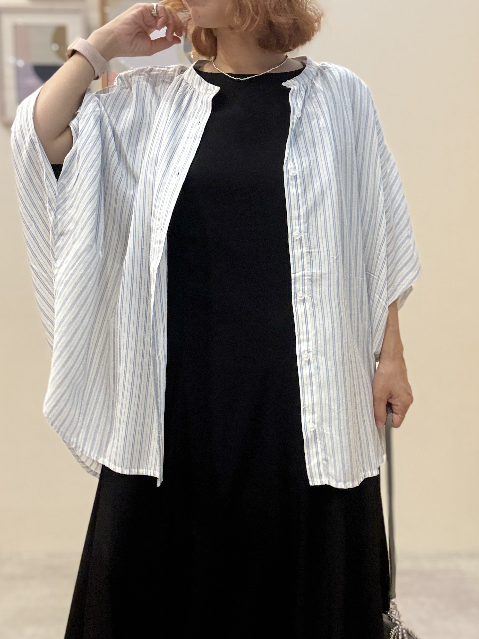 たけぴさんの「SHOO･LA･RUE｜【ひんやり/洗濯機可/体型カバー】二の腕隠れる ゆるっと襟ギャザーレーヨンブラウス」を使ったコーディネート