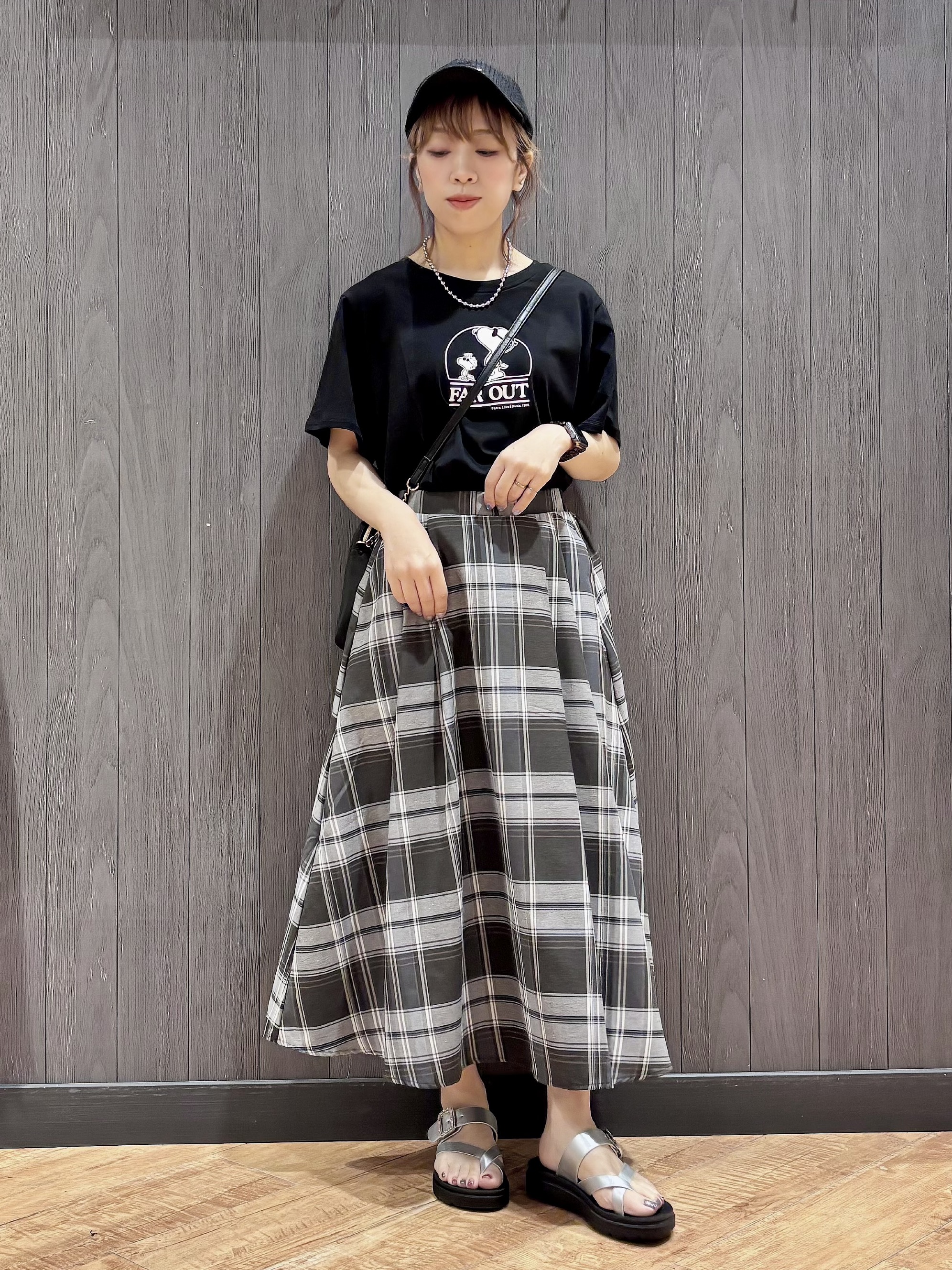 meiさんの「SHOO･LA･RUE｜【PEANUTS】ひんやりプリントTシャツ」を使ったコーディネート