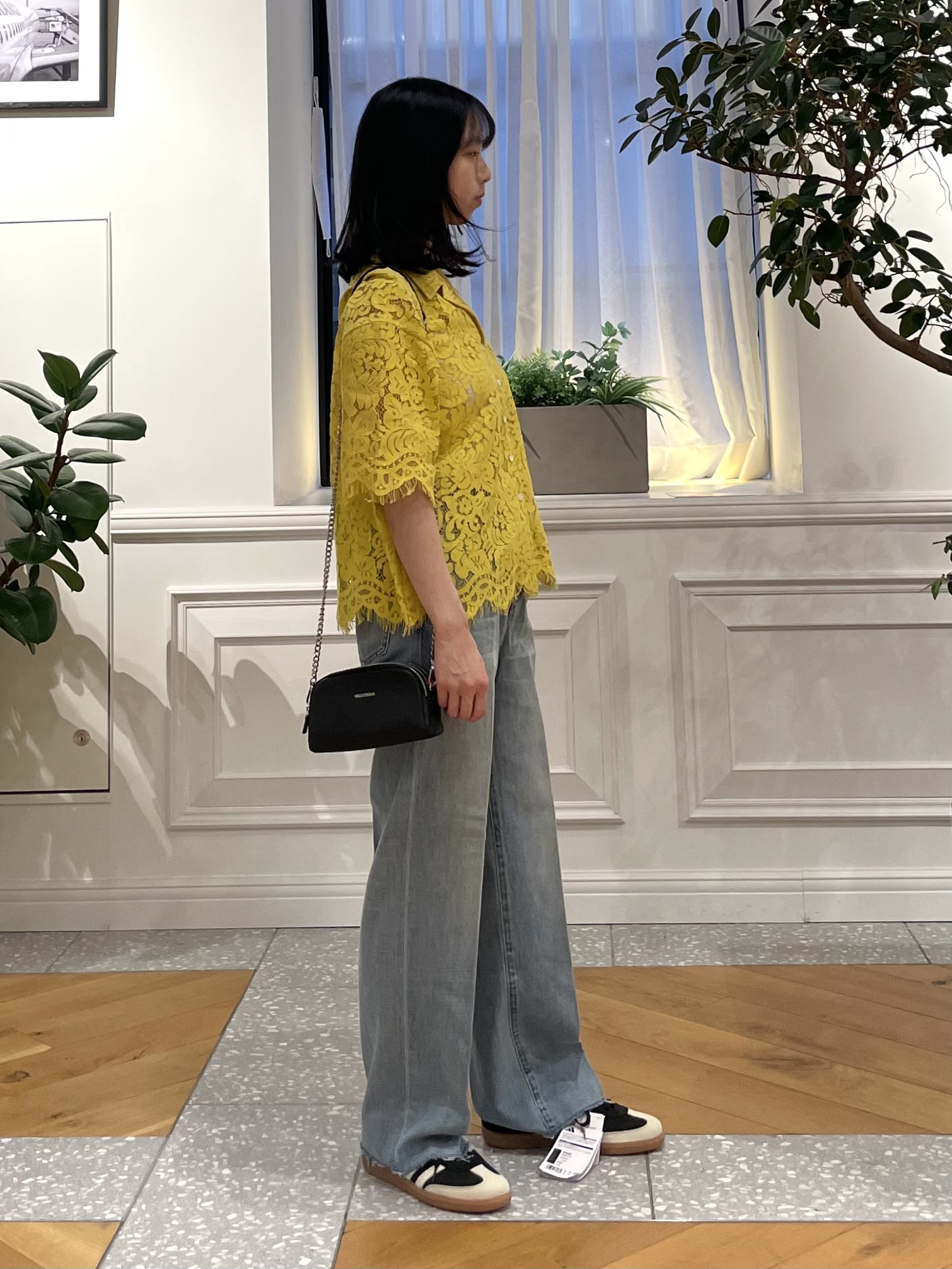 Lilyさんの「DRESSTERIOR｜【ウォッシャブル/羽織りにも便利】シアーコードレースブラウス」を使ったコーディネート