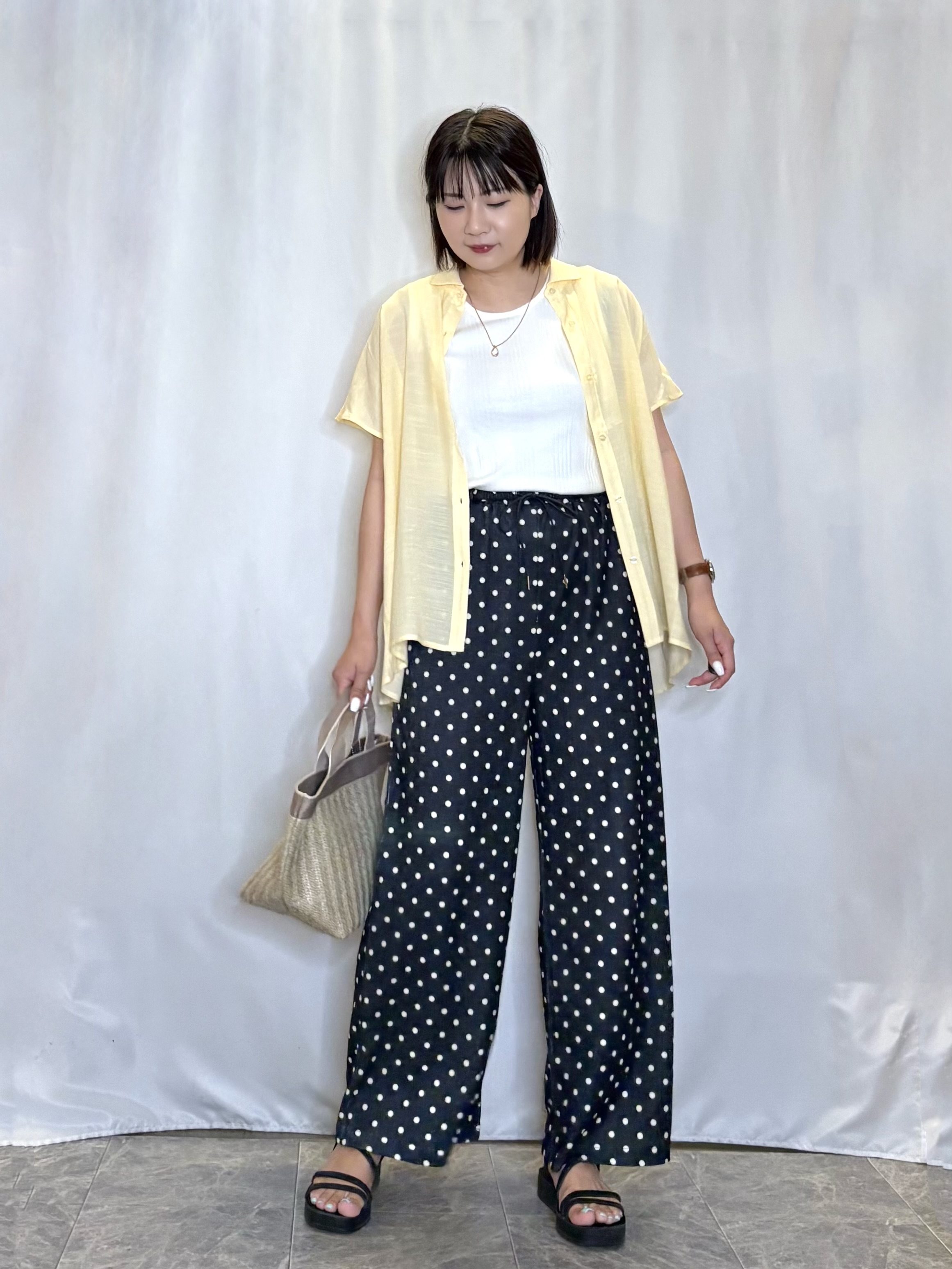 ネリさんの「SHOO･LA･RUE｜【ひんやり/UV】ほんのりシアーで上品な バックギャザーブラウス」を使ったコーディネート