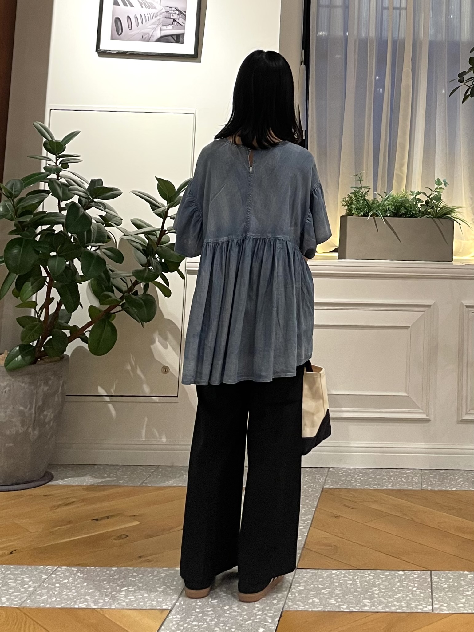 Lilyさんの「DRESSTERIOR｜【涼しく着映え】シアーデニムAラインブラウス」を使ったコーディネート