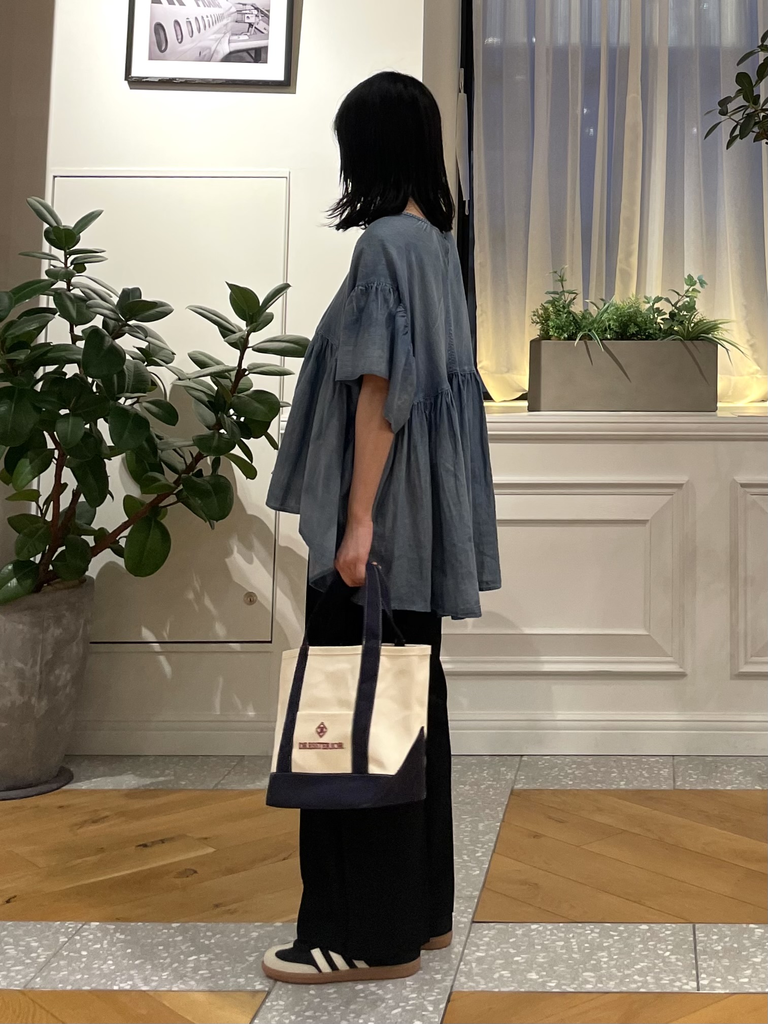 Lilyさんの「DRESSTERIOR｜【涼しく着映え】シアーデニムAラインブラウス」を使ったコーディネート