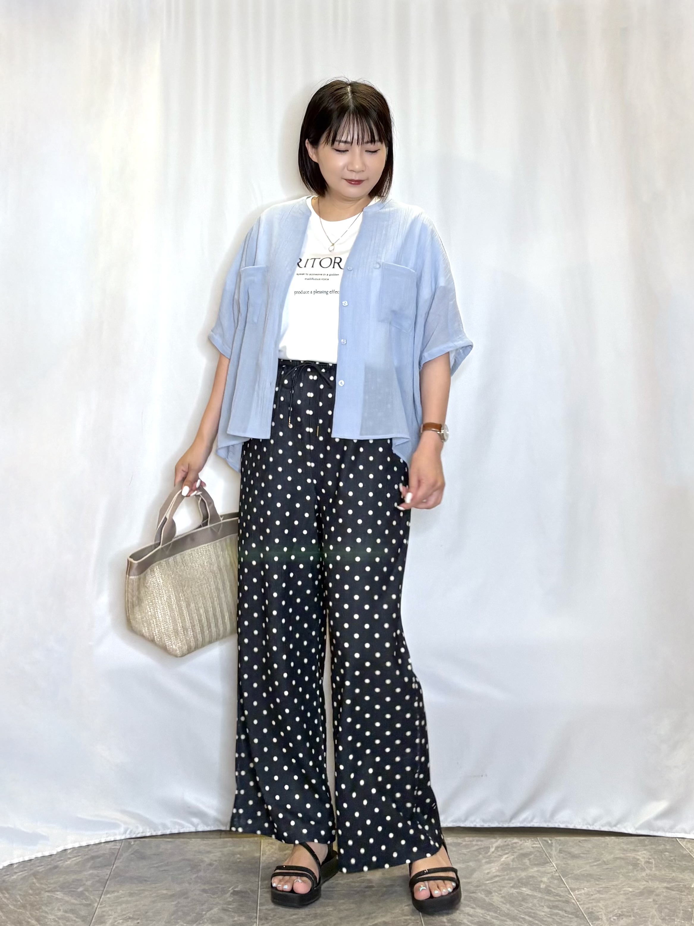 ネリさんの「SHOO･LA･RUE｜【洗濯機可/選べる6色】ナチュラルな風合いが魅力 ゆったり楊柳シアードルマンブラウス」を使ったコーディネート