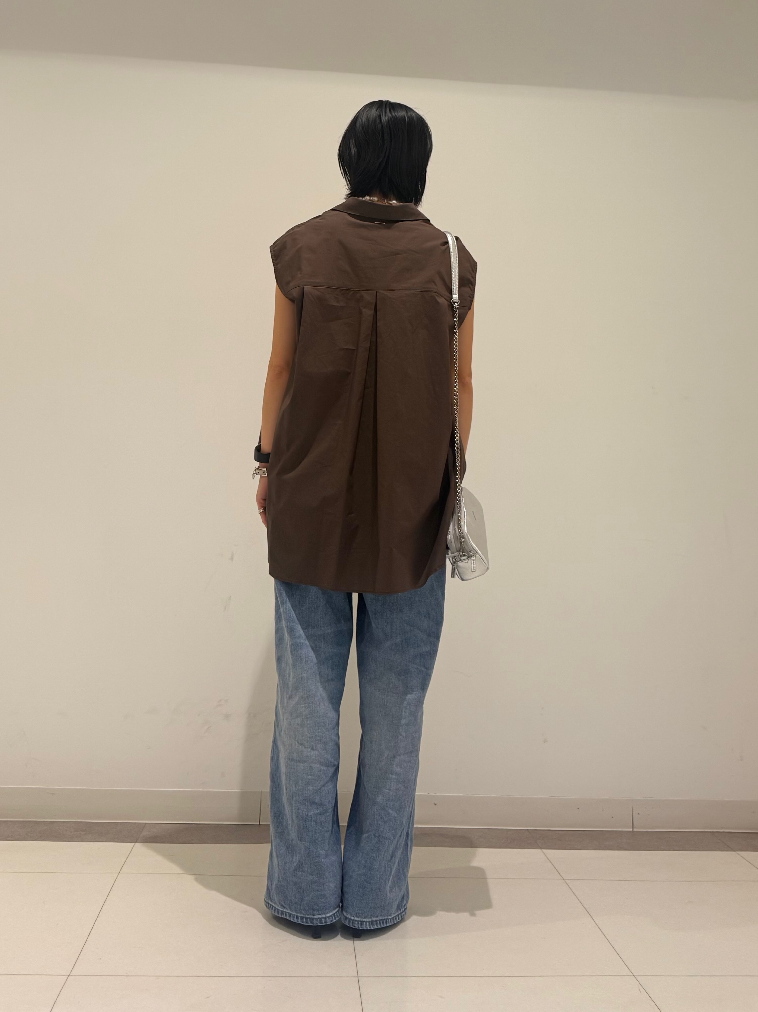 MIYAKAWAさんの「DRESSTERIOR｜フレンチスリーブ スキッパーブラウス」を使ったコーディネート