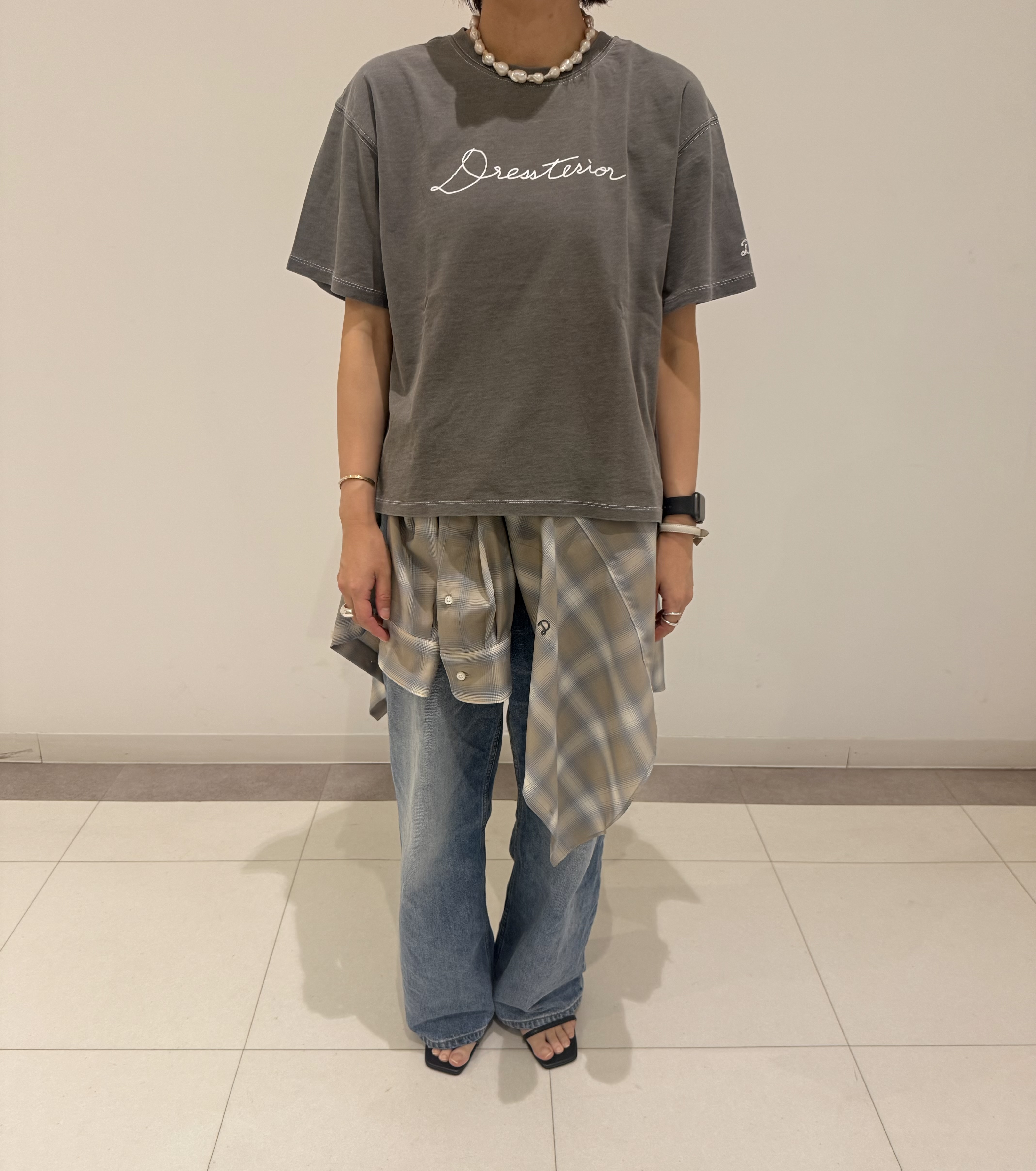 MIYAKAWAさんの「DRESSTERIOR｜インディゴ天竺ロゴTシャツ」を使ったコーディネート