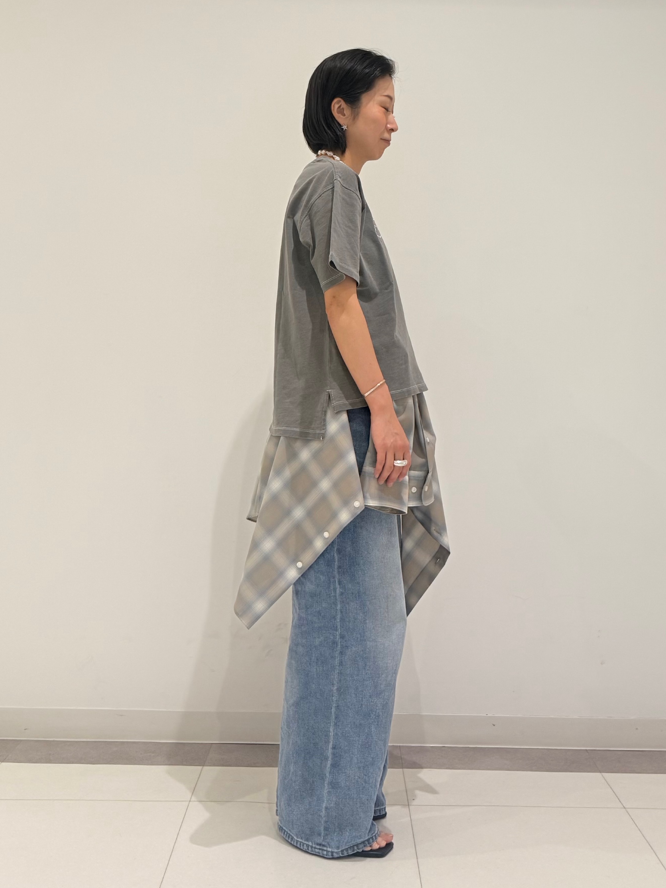 MIYAKAWAさんの「DRESSTERIOR｜インディゴ天竺ロゴTシャツ」を使ったコーディネート