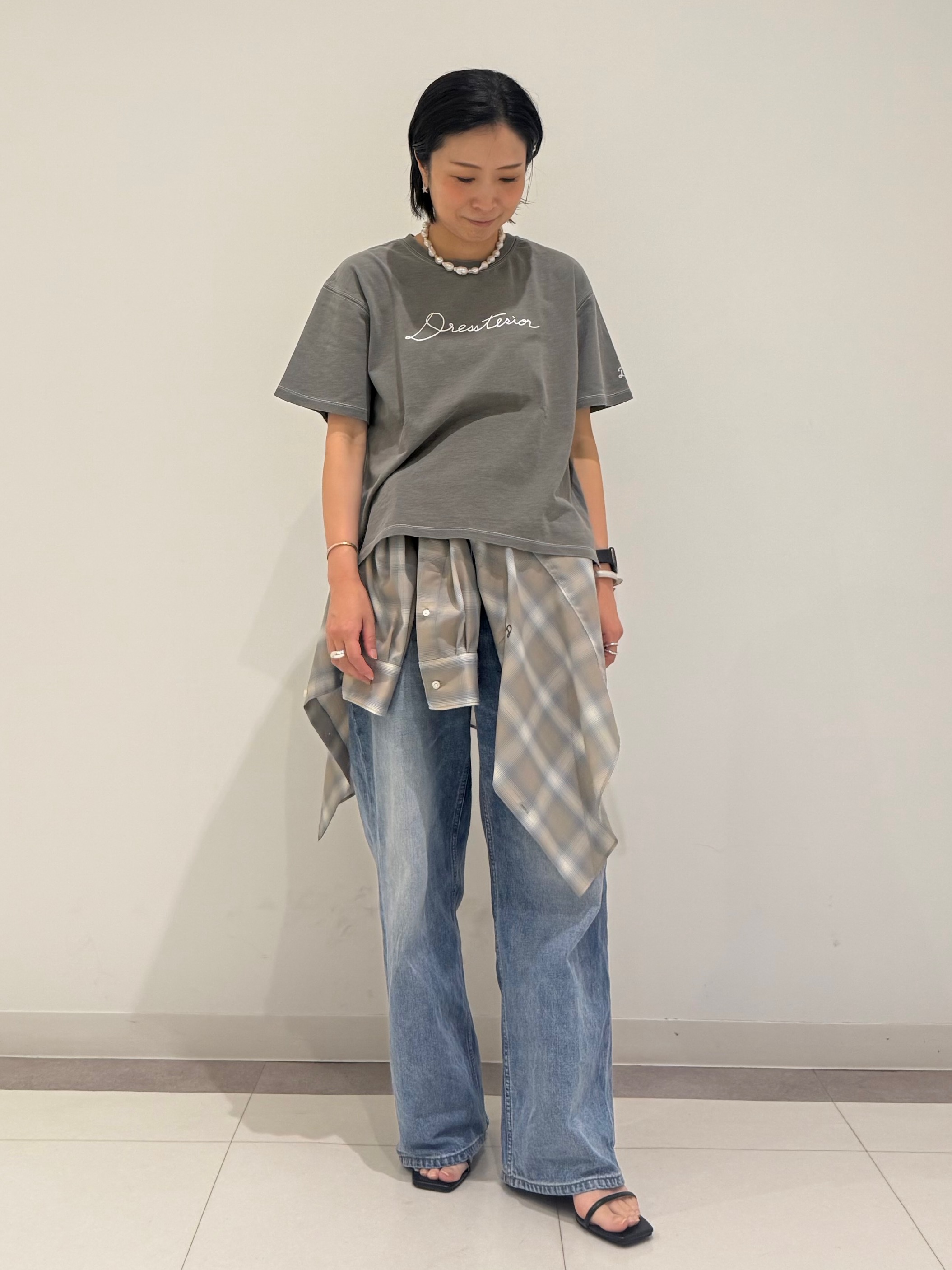 MIYAKAWAさんの「DRESSTERIOR｜インディゴ天竺ロゴTシャツ」を使ったコーディネート