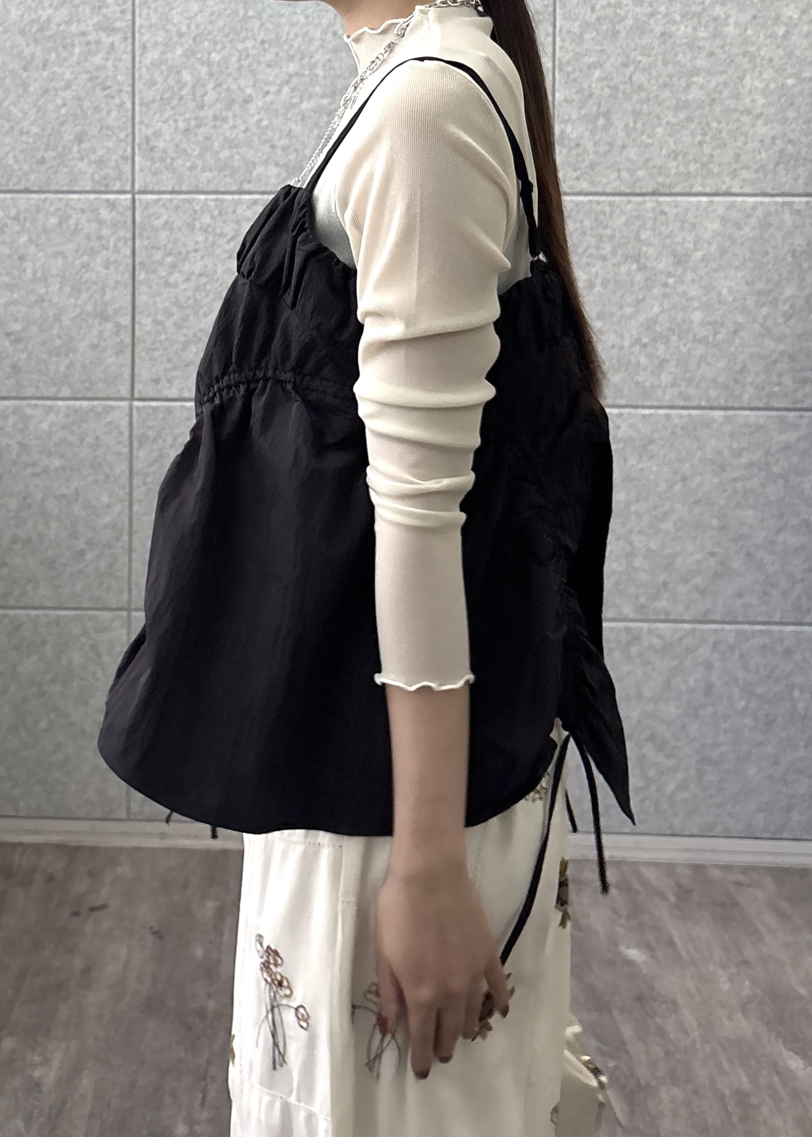 Renoさんの「INDIVI｜アート刺繍イージーパンツ【セットアップ可能】」を使ったコーディネート