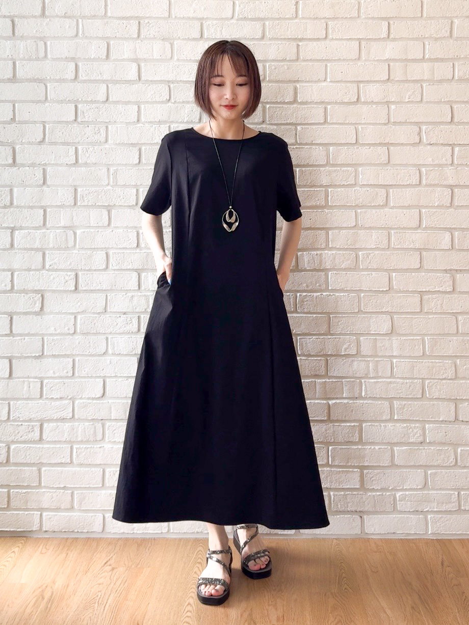 𝐜𝐡𝐢𝐤𝐚さんの「SHOO･LA･RUE｜【S-LL/洗濯機可/セットアップ可】軽凛(かろりん) ひんやり切替ワンピース」を使ったコーディネート