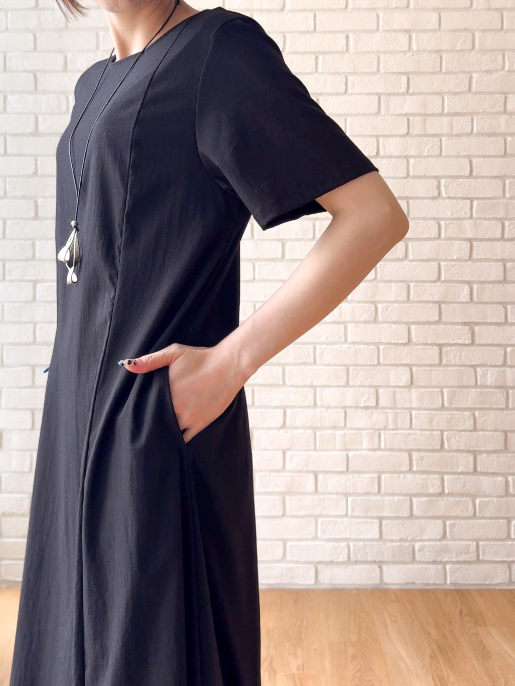 𝐜𝐡𝐢𝐤𝐚さんの「SHOO･LA･RUE｜【S-LL/洗濯機可/セットアップ可】軽凛(かろりん) ひんやり切替ワンピース」を使ったコーディネート