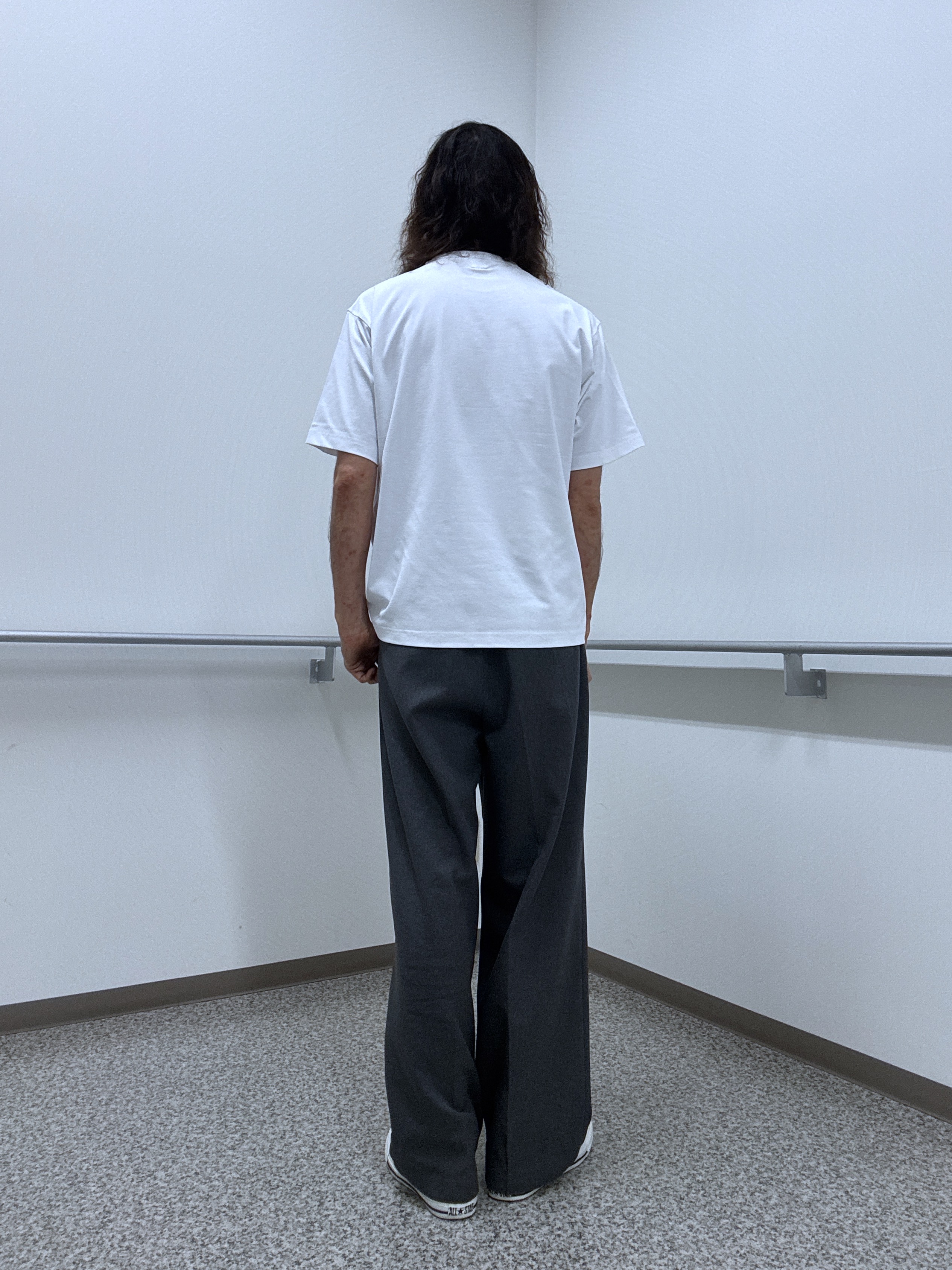 おーのさんの「TAKEO KIKUCHI｜【汗染み軽減】フェイクレイヤー ワンポイント プルオーバー」を使ったコーディネート