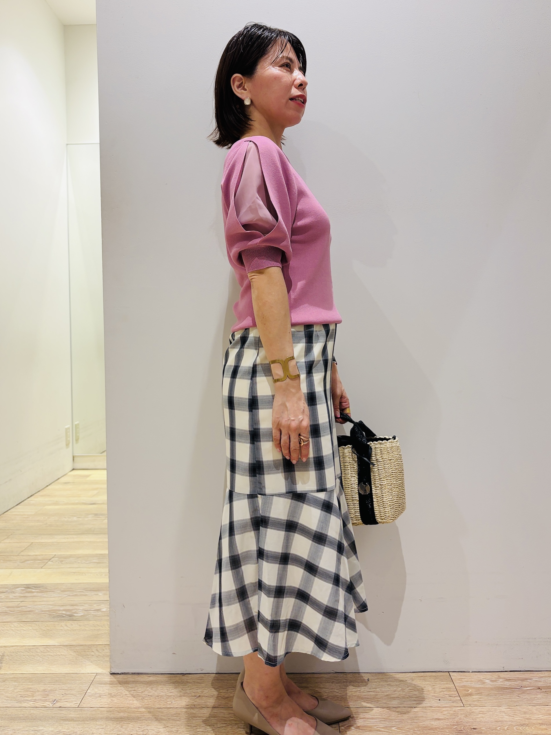 YUKOさんの「index｜【接触冷感】クールタッチラップスリーブニット《UVケア／洗濯機OK／XS～3L／9col》」を使ったコーディネート