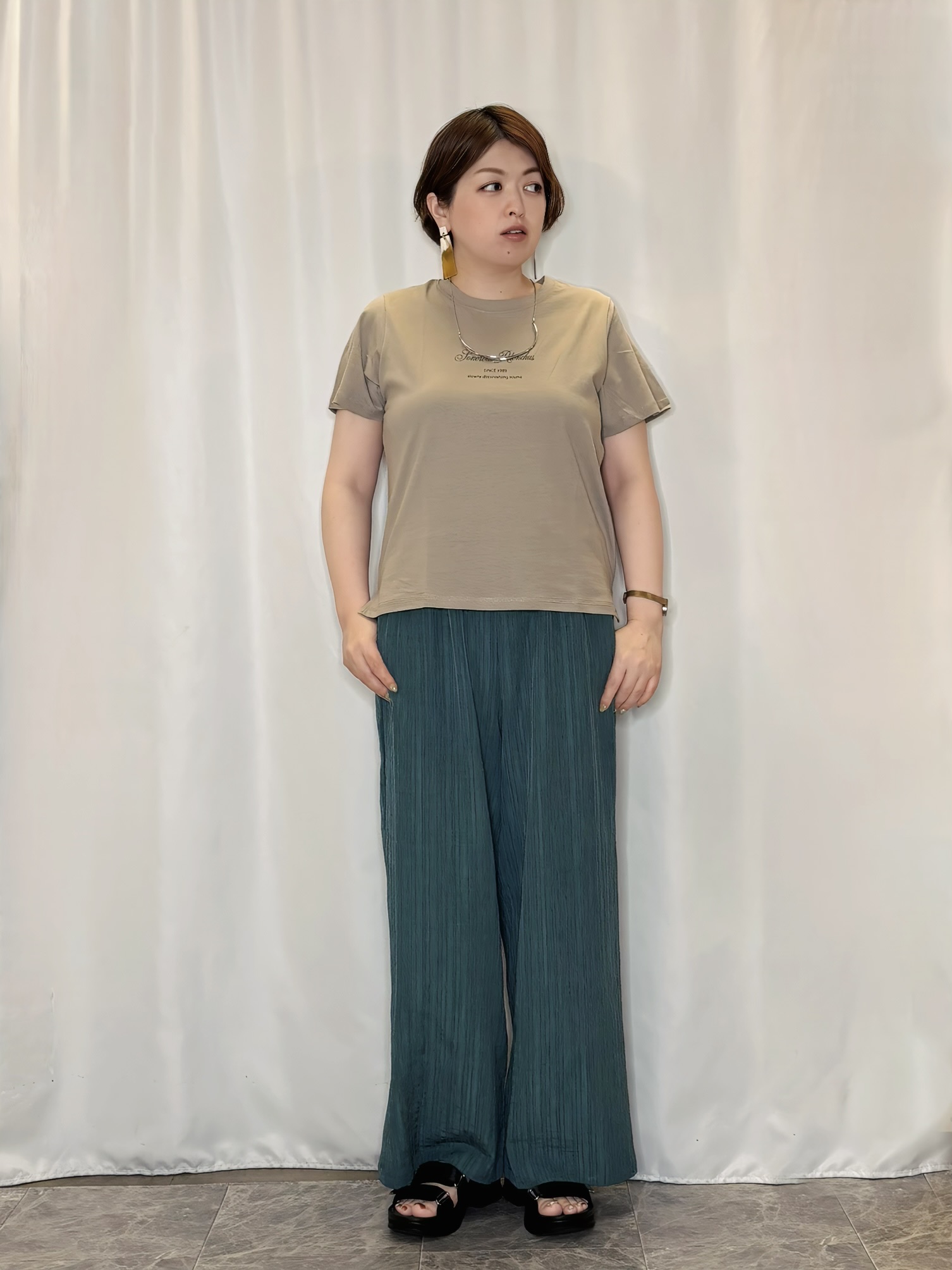 たみさんの「SHOO･LA･RUE｜【洗濯機可/選べる6色】ナチュラルな風合いが魅力 ゆったり楊柳シアードルマンブラウス」を使ったコーディネート