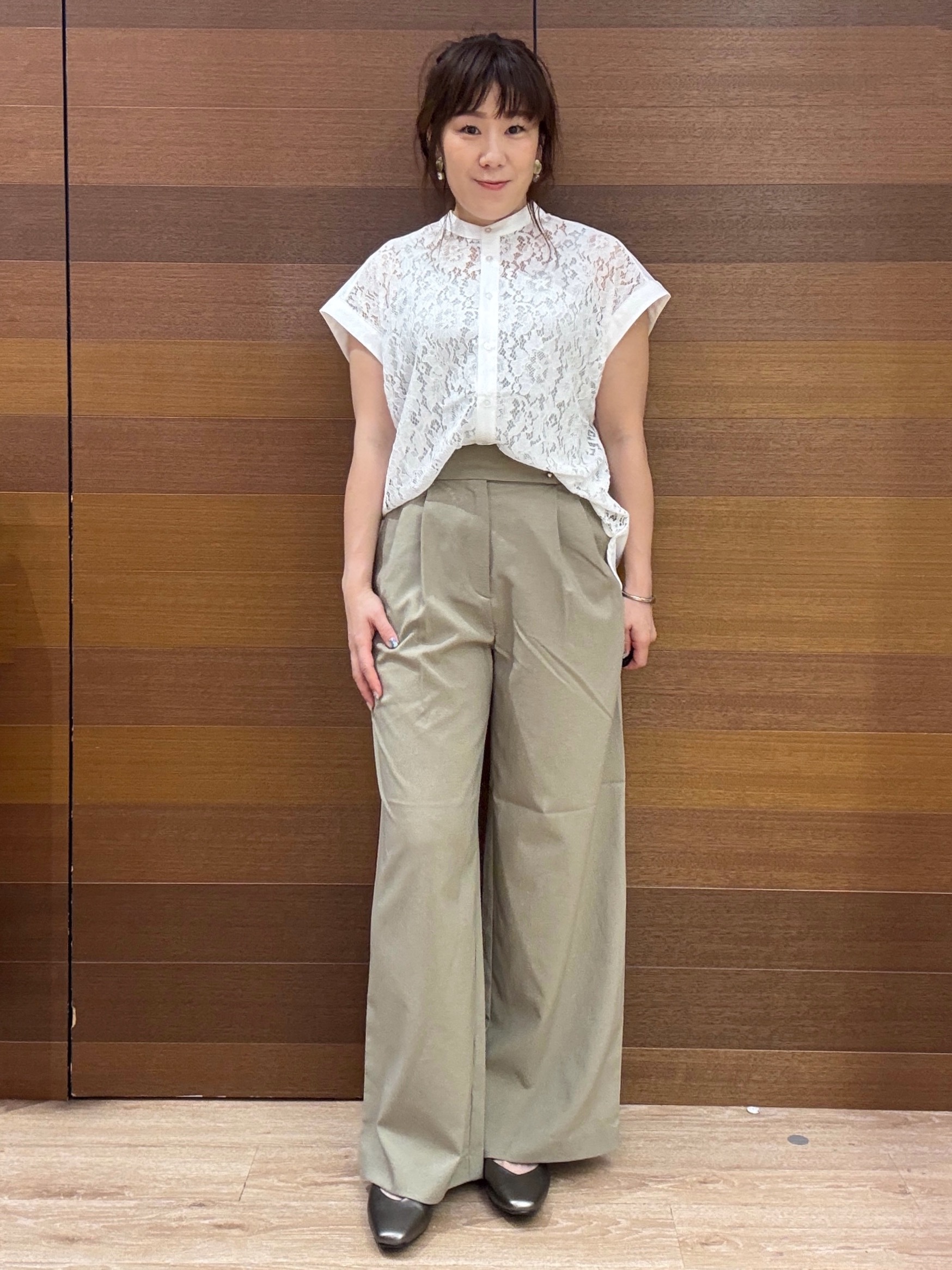 maichiさんの「OPAQUE.CLIP｜フロントレースブラウス【洗濯機OK】」を使ったコーディネート