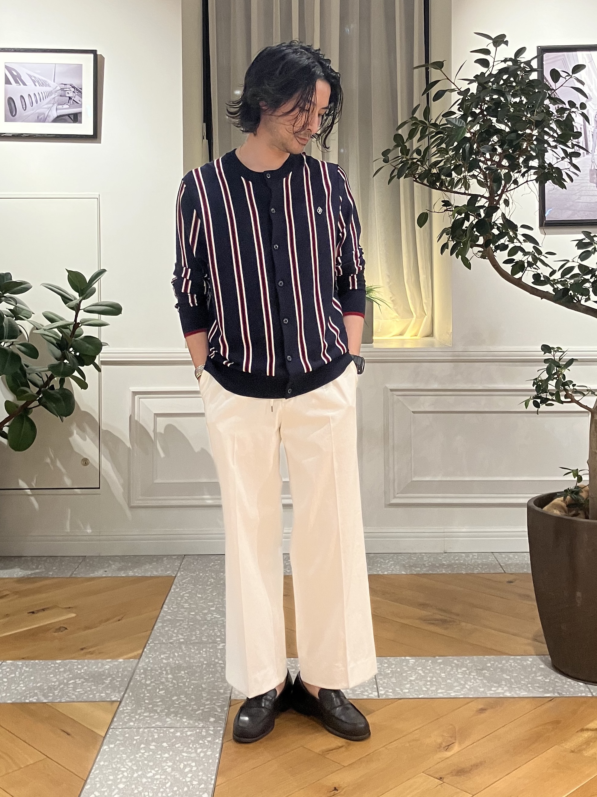 junyaさんの「DRESSTERIOR｜【ウォッシャブル】ウールレーヨン ストライプラウンドネックカーディガン」を使ったコーディネート