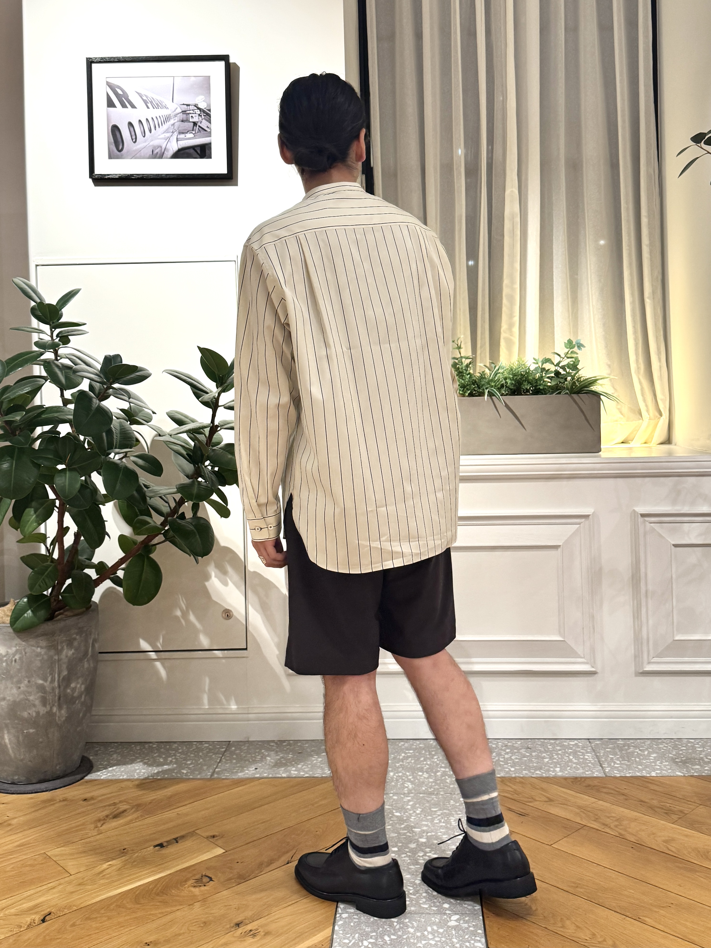 kawarataniさんの「DRESSTERIOR｜バンドカラー ストライプシャツ」を使ったコーディネート
