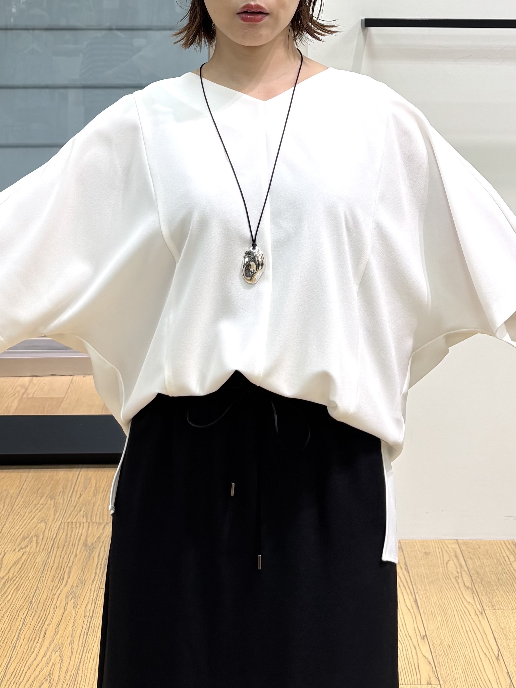 asamiさんの「INDIVI｜【着る日傘】ドルマントップス」を使ったコーディネート