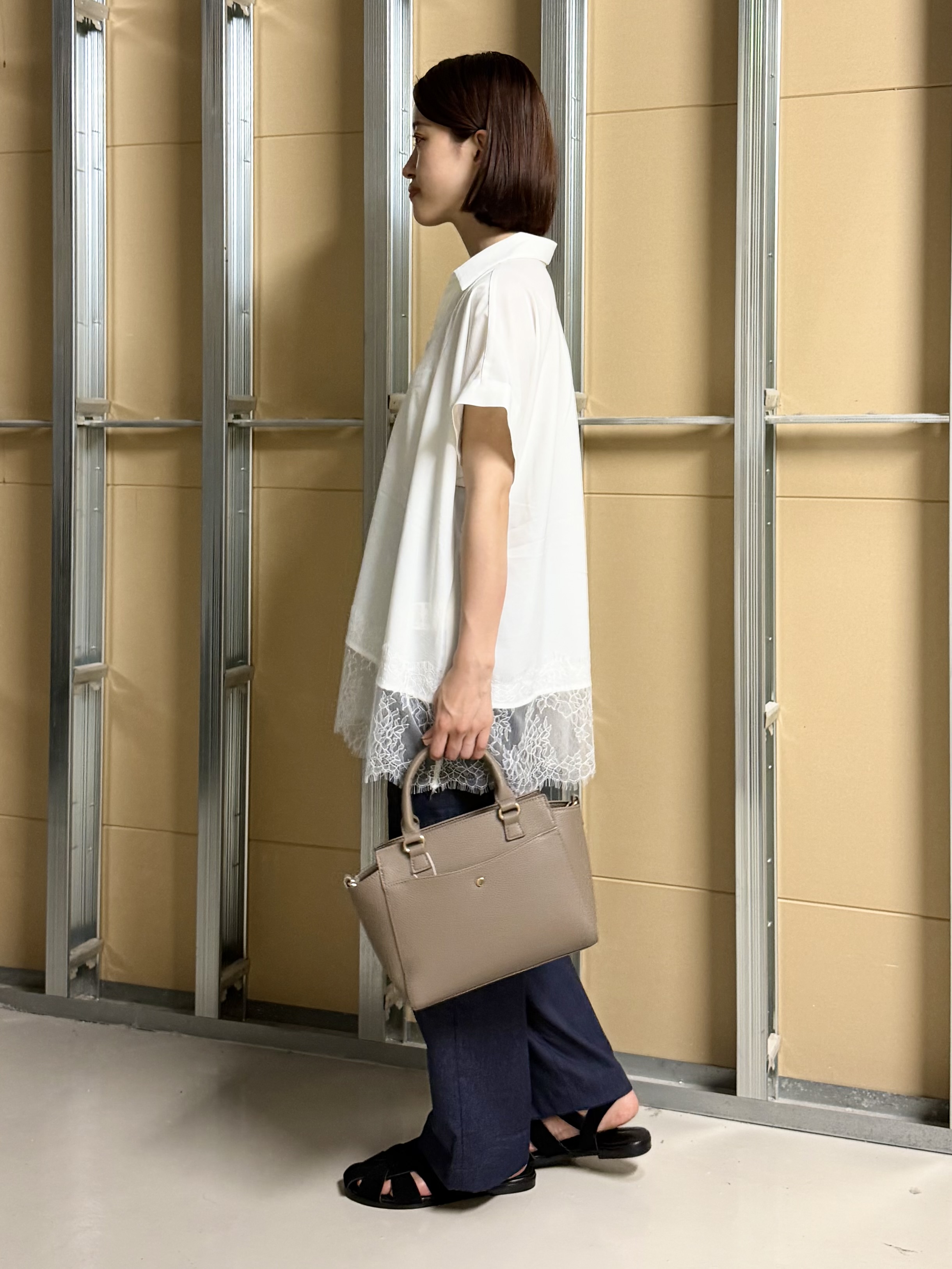 sahoさんの「THE SHOP TK｜【ひんやり/体型カバー】裾レース切り替え スキッパーシャツ」を使ったコーディネート