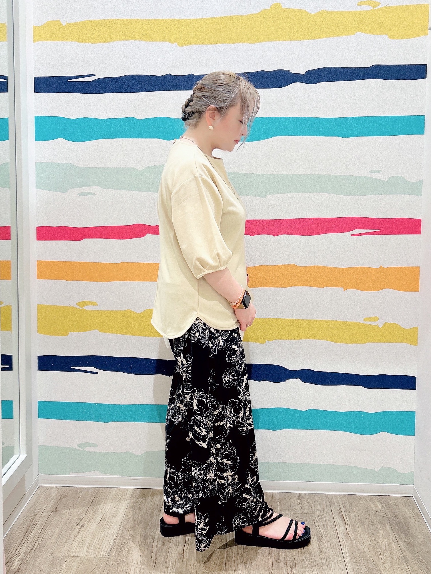 Peeさんの「SHOO･LA･RUE｜【2点セット／洗濯機可／S-LL】インせず着られる ネックレス付き5分袖Ｔシャツ」を使ったコーディネート