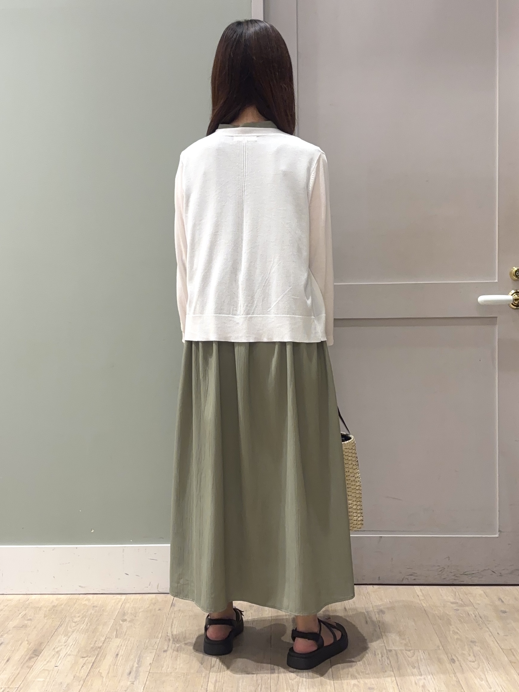 しばみさんの「grove｜高評価！【接触冷感／UVカットetc】ベーシックショートカーディガン」を使ったコーディネート