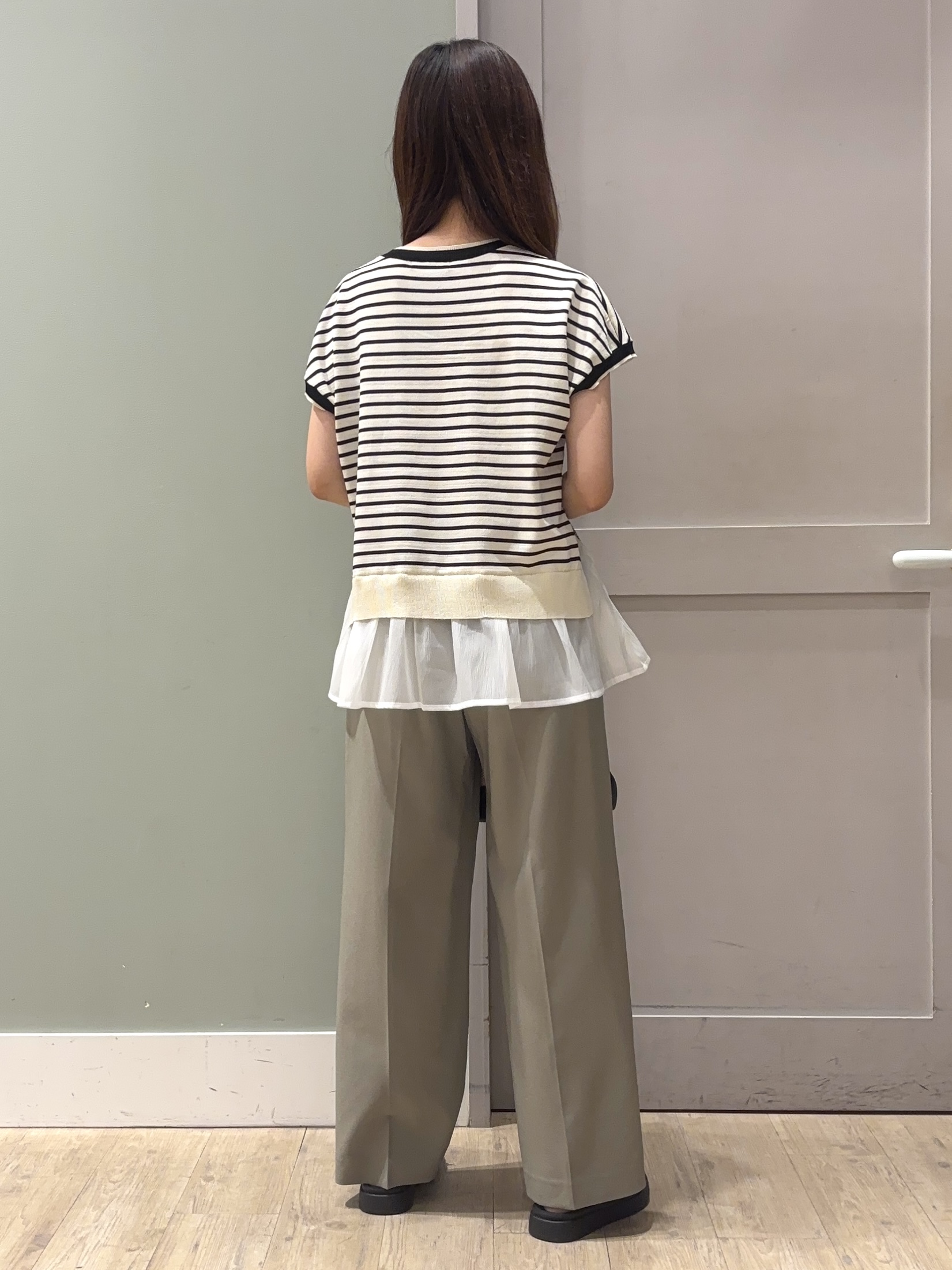 しばみさんの「grove｜人気デザインが夏verで登場！【体型カバー】裾レイヤードニット」を使ったコーディネート