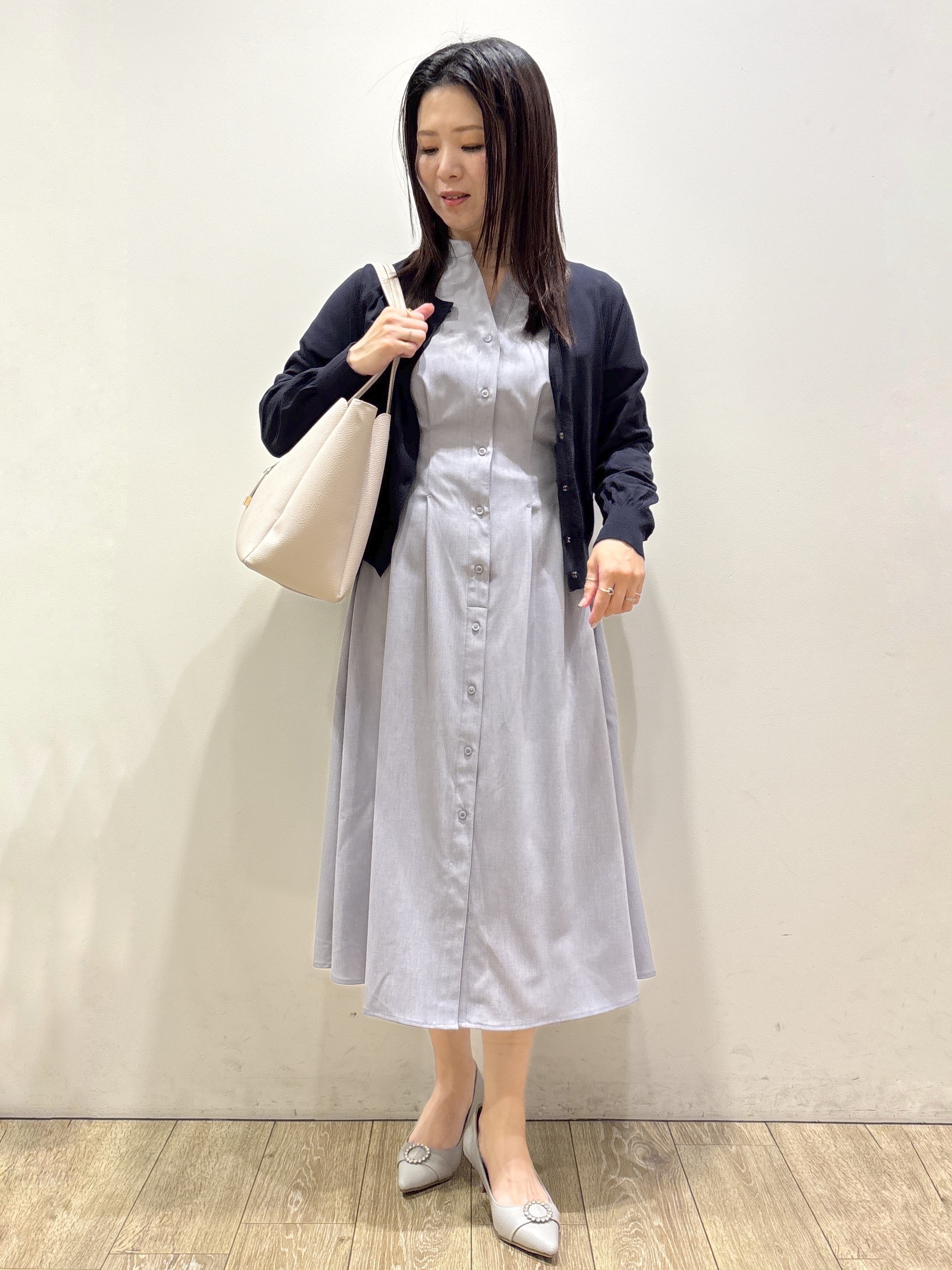 mameさんの「index｜【遮熱／UVケア】外気の熱を感じにくい！クルーネックカーディガン《洗濯機OK／抗ピリング／6col》」を使ったコーディネート