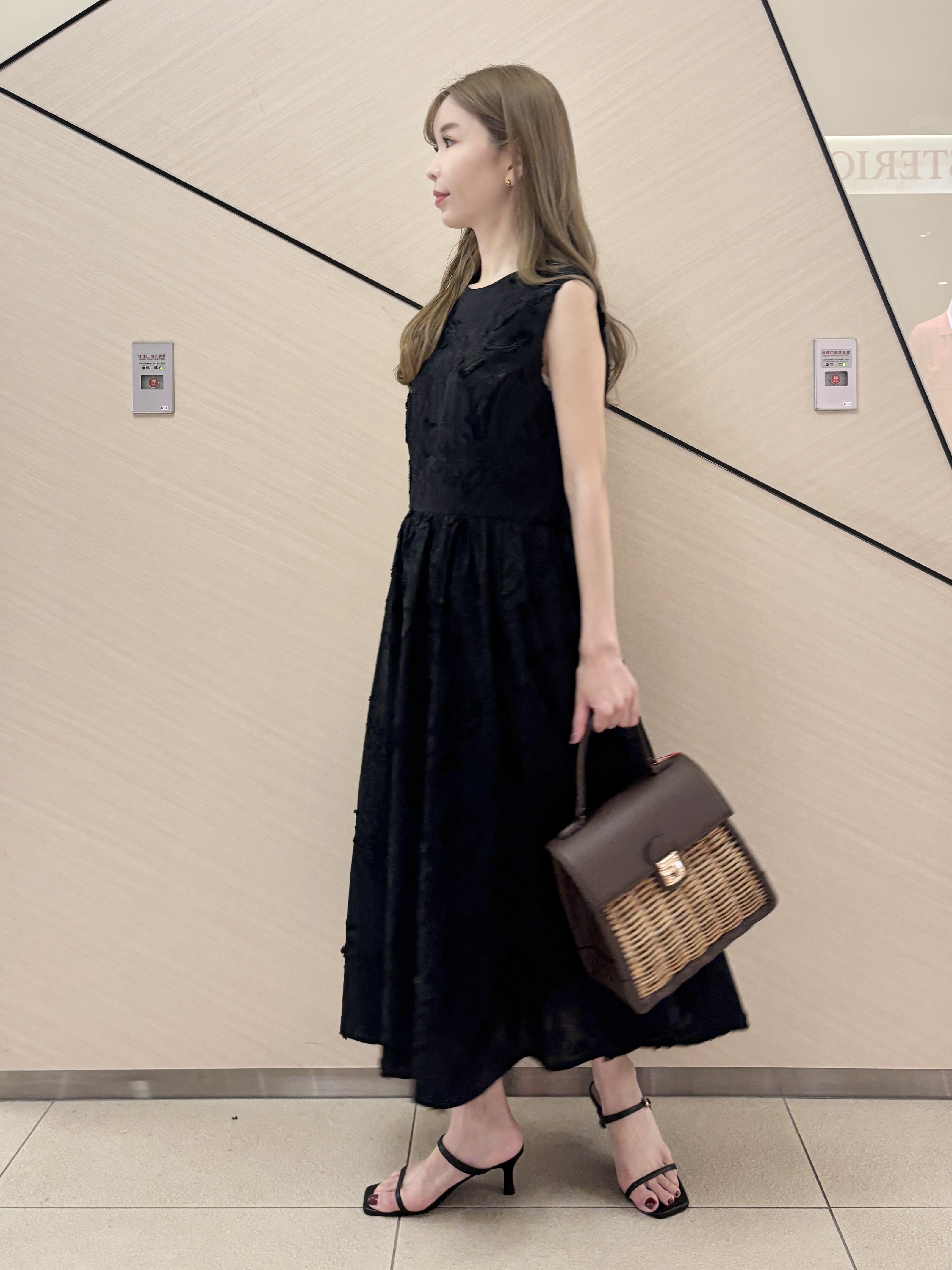 清水夏姫さんの「DRESSTERIOR｜【otonaMUSE5月号掲載】スキニーベルトサンダル」を使ったコーディネート