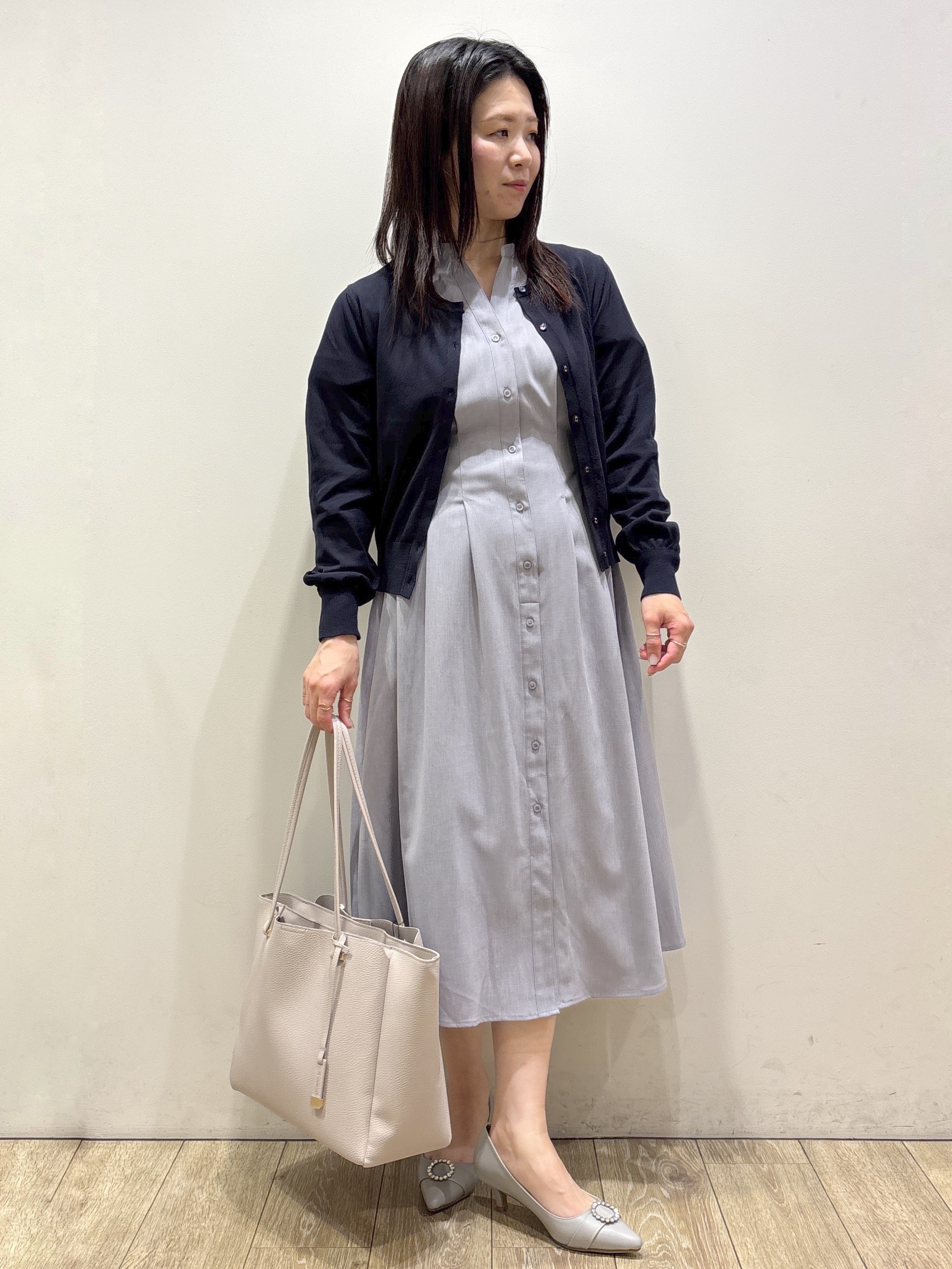 mameさんの「index｜【遮熱／UVケア】外気の熱を感じにくい！クルーネックカーディガン《洗濯機OK／抗ピリング／6col》」を使ったコーディネート