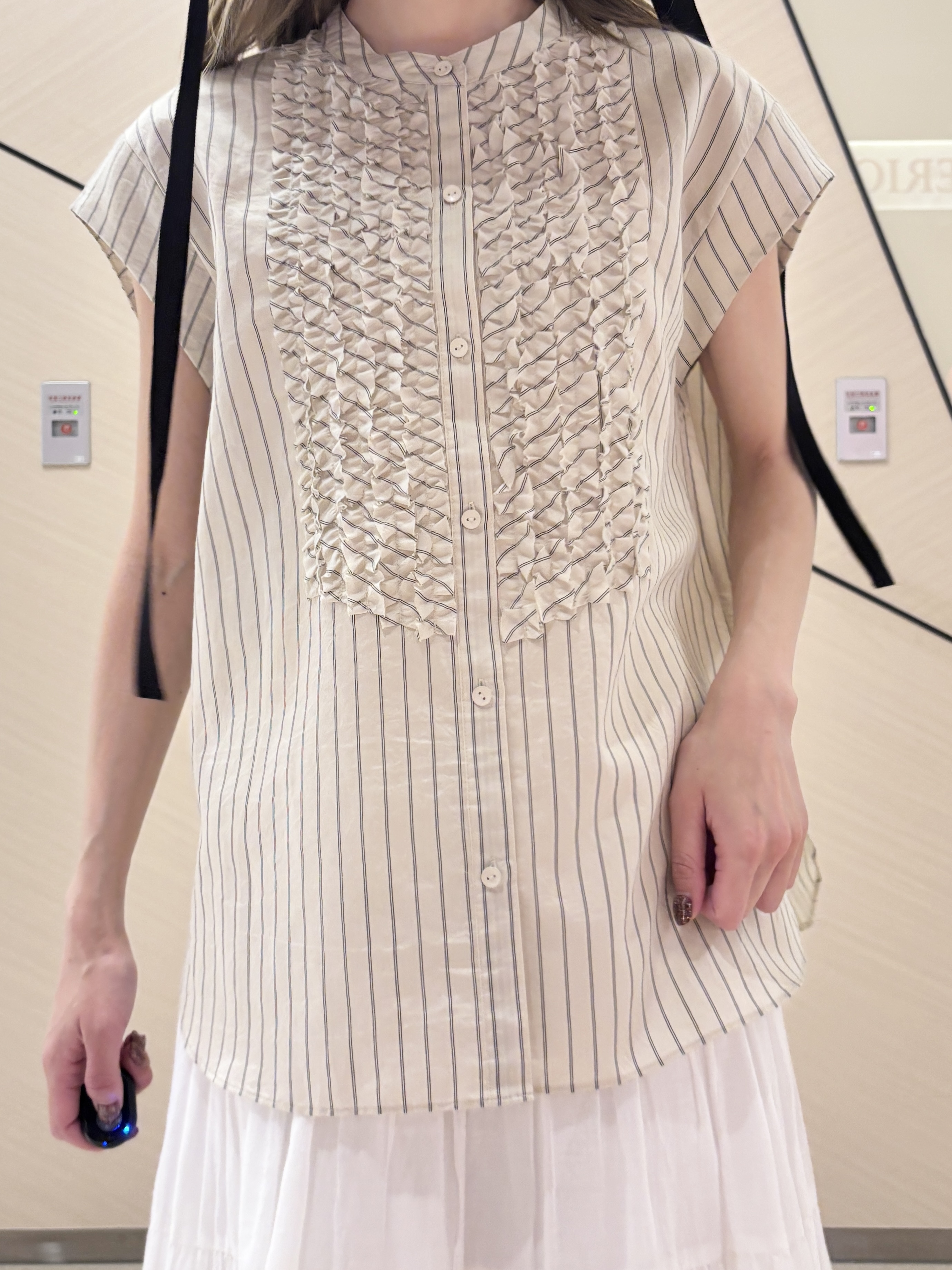 清水夏姫さんの「DRESSTERIOR｜ストライプフレンチスリーブフリルブラウス」を使ったコーディネート