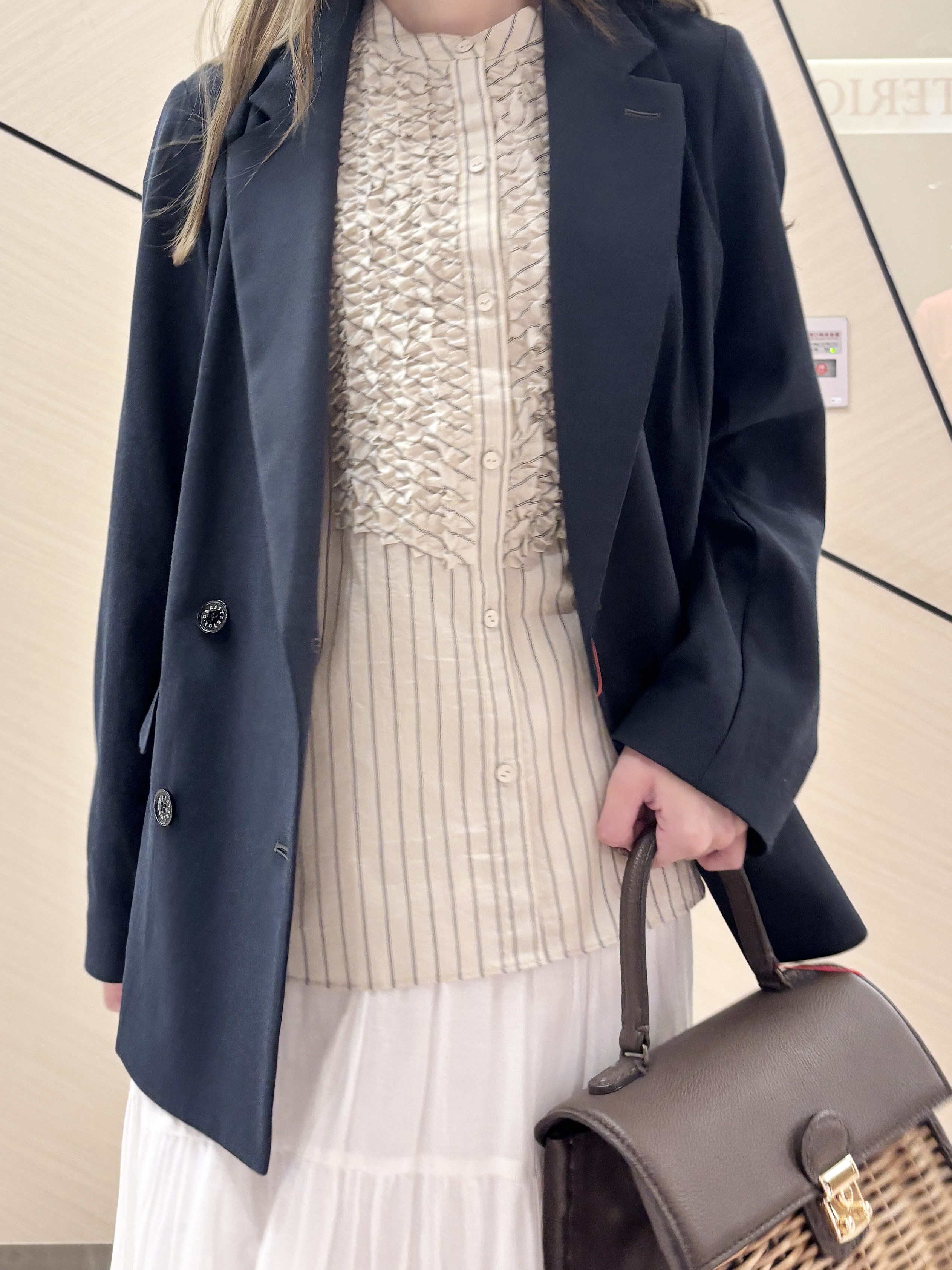 清水夏姫さんの「DRESSTERIOR｜ストライプフレンチスリーブフリルブラウス」を使ったコーディネート