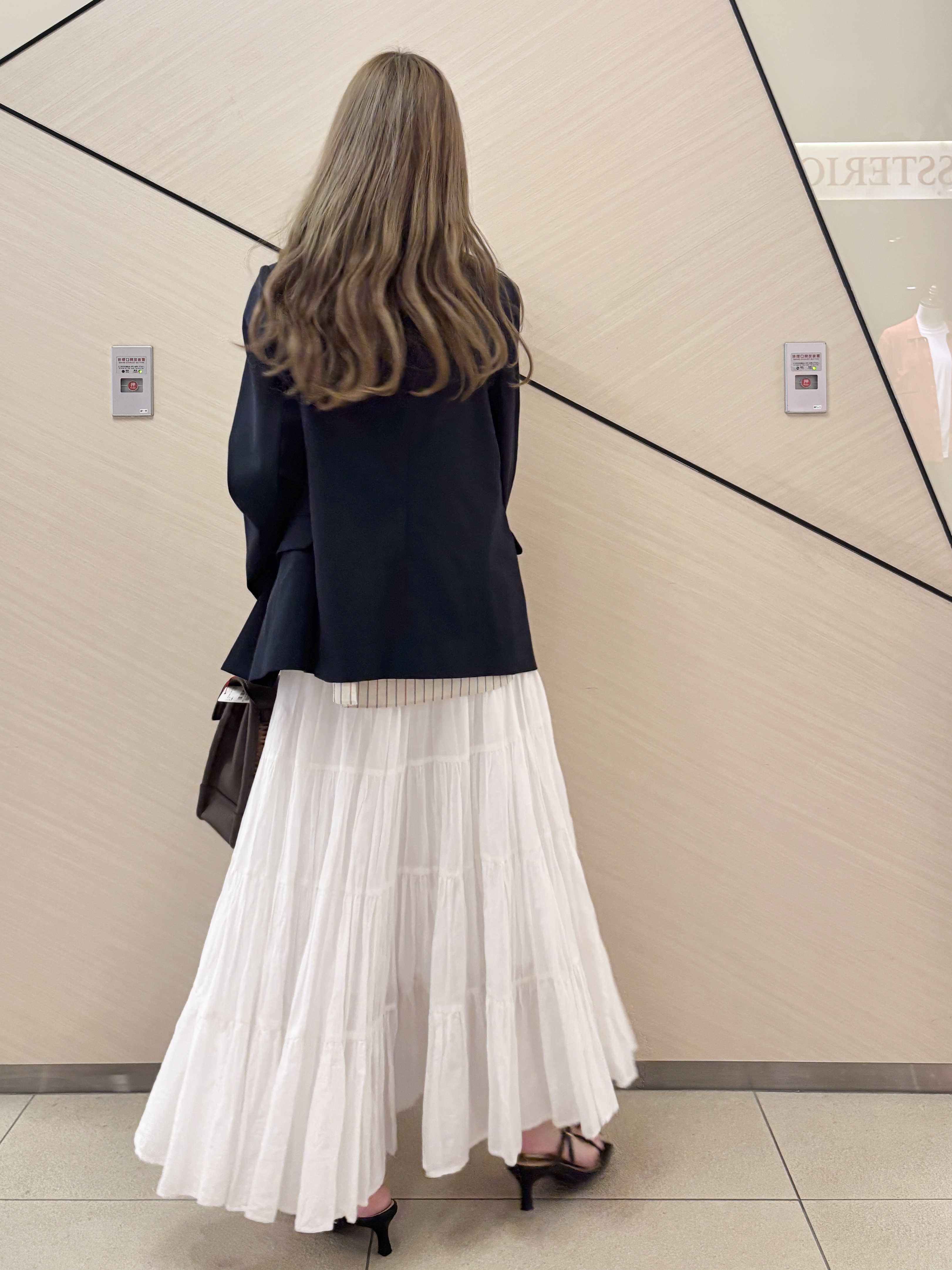 清水夏姫さんの「DRESSTERIOR｜ストライプフレンチスリーブフリルブラウス」を使ったコーディネート