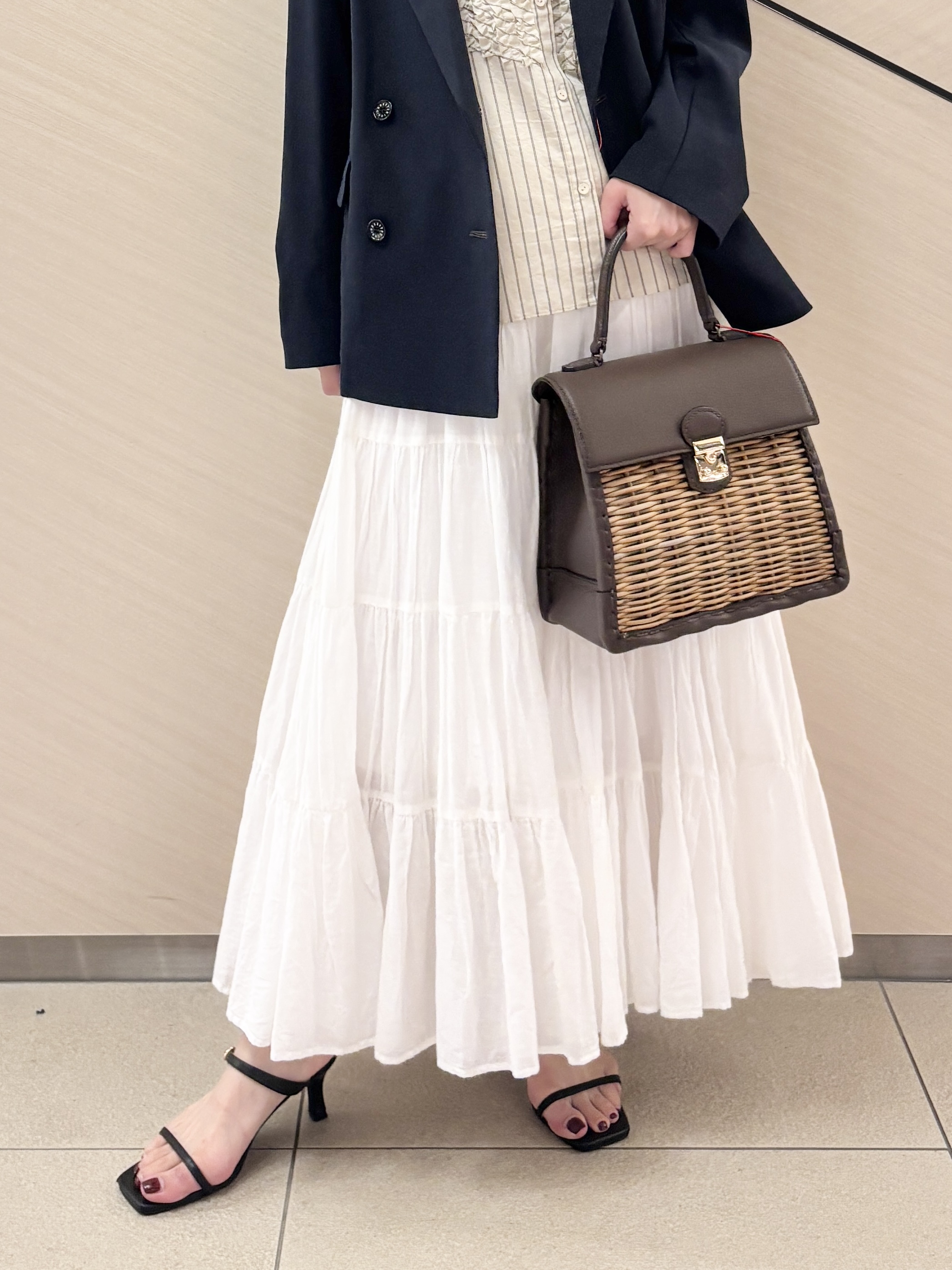 清水夏姫さんの「DRESSTERIOR｜ストライプフレンチスリーブフリルブラウス」を使ったコーディネート