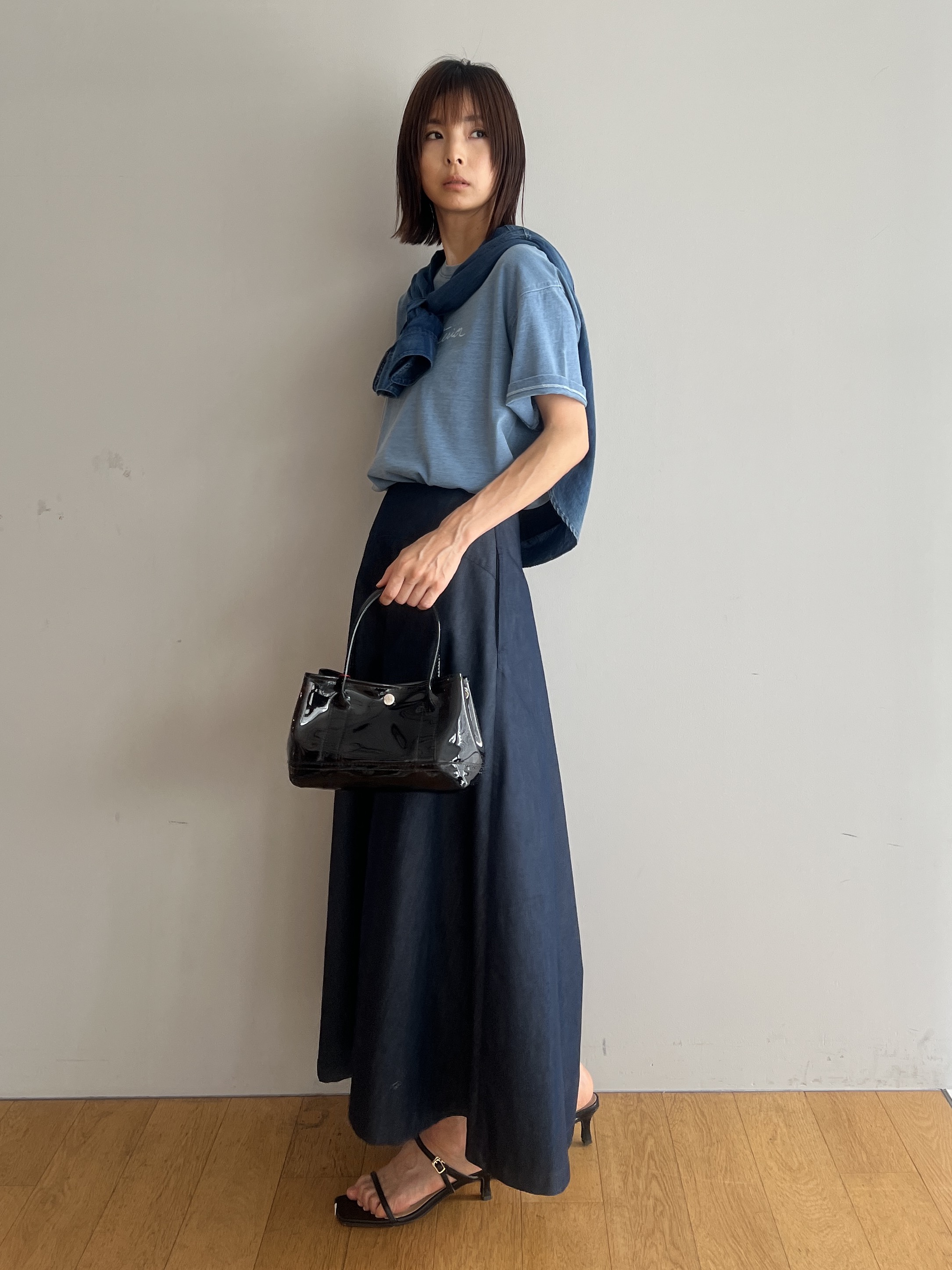 misaさんの「DRESSTERIOR｜【接触冷感/吸水速乾】クールタッチ デニムライク タックスカート」を使ったコーディネート