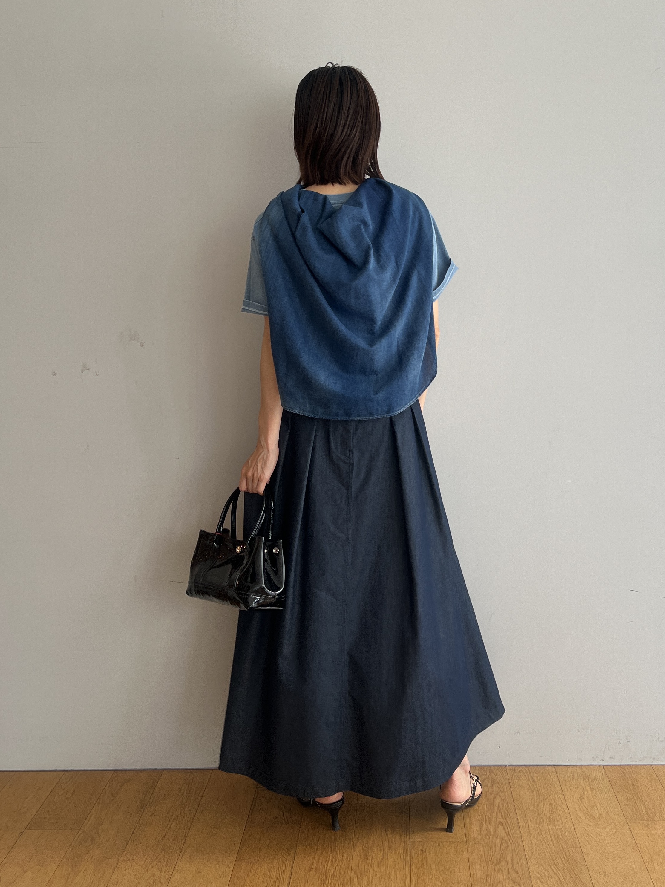 misaさんの「DRESSTERIOR｜【接触冷感/吸水速乾】クールタッチ デニムライク タックスカート」を使ったコーディネート