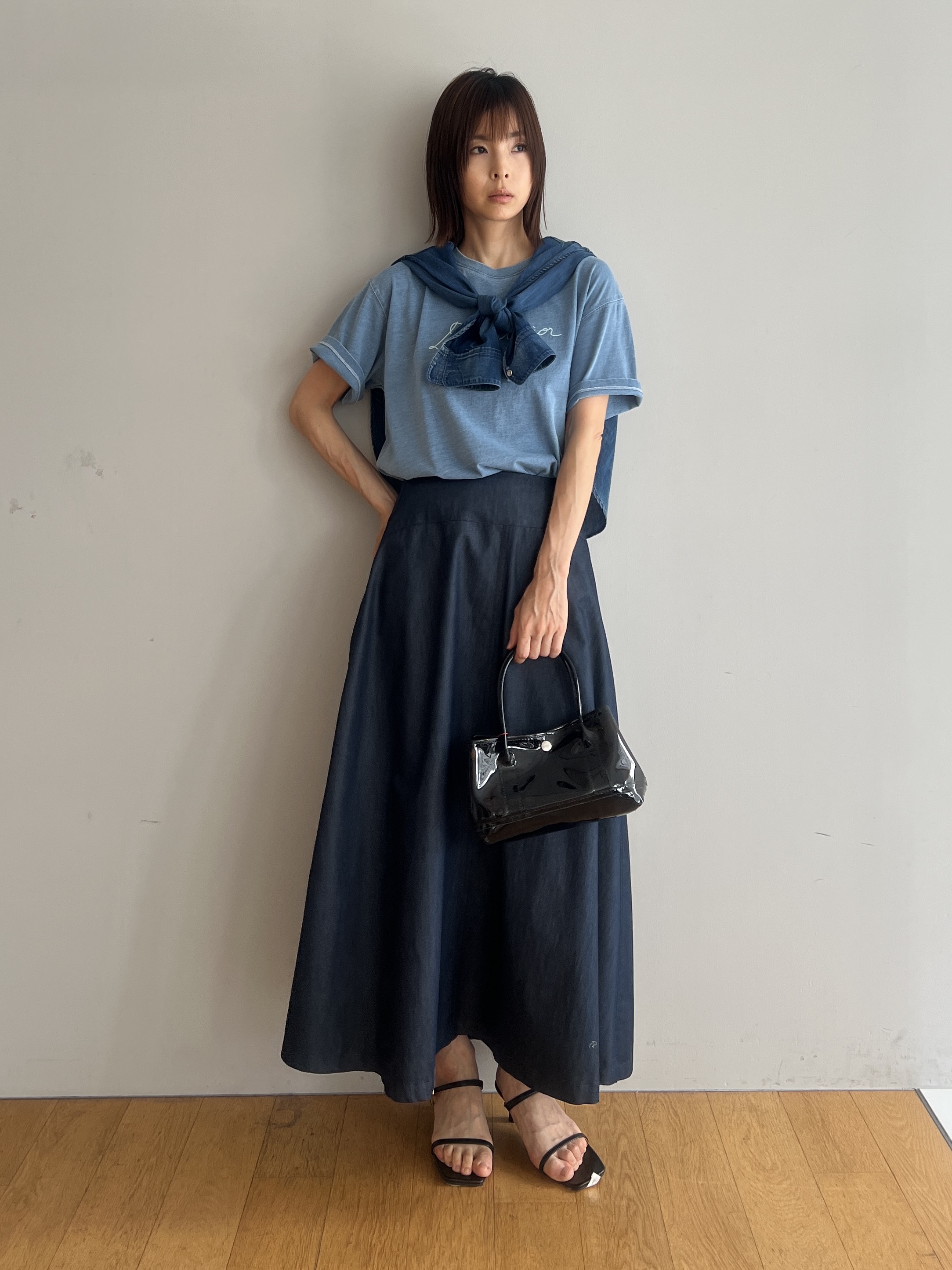 misaさんの「DRESSTERIOR｜【接触冷感/吸水速乾】クールタッチ デニムライク タックスカート」を使ったコーディネート